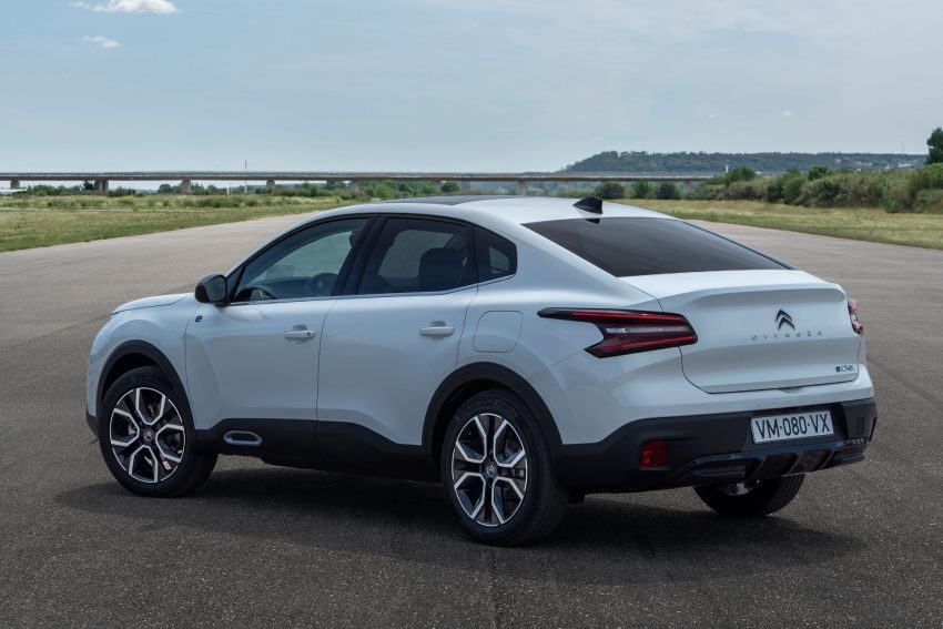 2023 Citroën ë-C4 X - Rear Three-Quarter Wallpaper 850x567 #37