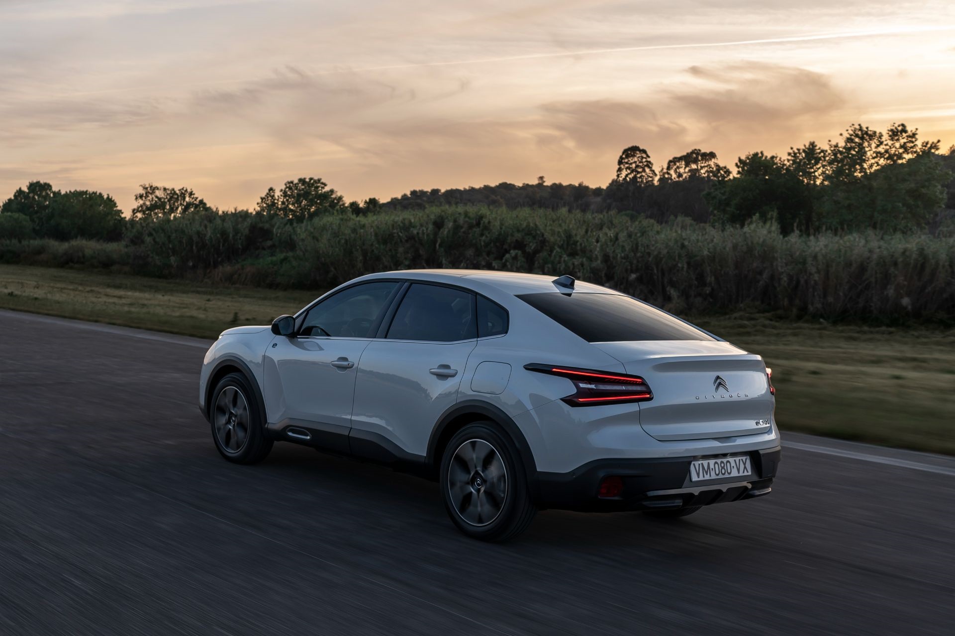 Download 2023 Citroën ë-C4 X - Rear Three-Quarter HD Wallpaper 1920x1280 #33