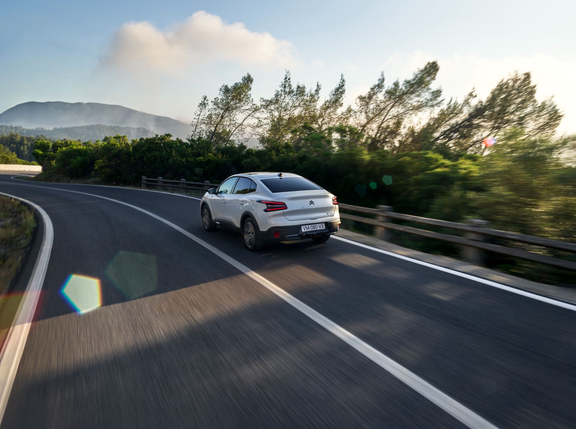 Download 2023 Citroën ë-C4 X - Rear Three-Quarter HD Wallpaper 1920x1431 #16