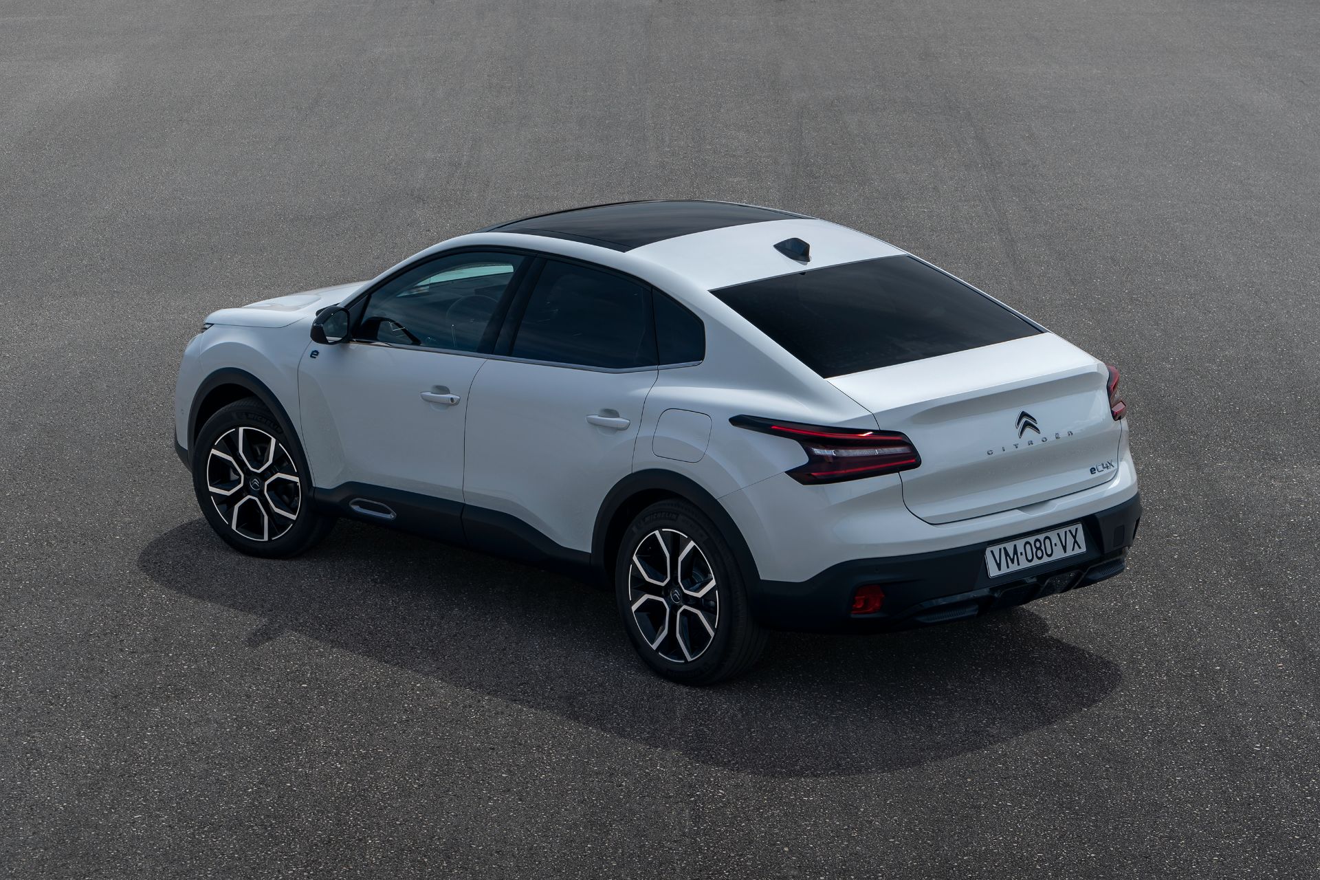 Download 2023 Citroën ë-C4 X - Rear Three-Quarter HD Wallpaper 1920x1280 #38