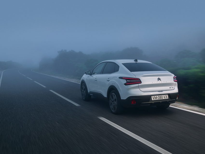 2023 Citroën ë-C4 X - Rear Three-Quarter Wallpaper 850x638 #17