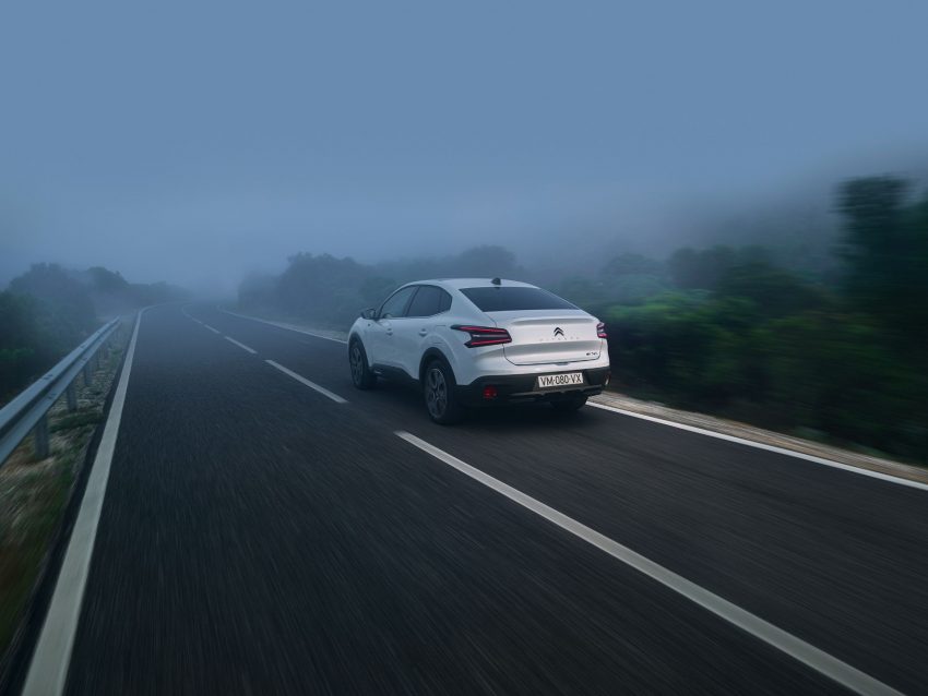 2023 Citroën ë-C4 X - Rear Three-Quarter Wallpaper 850x638 #18