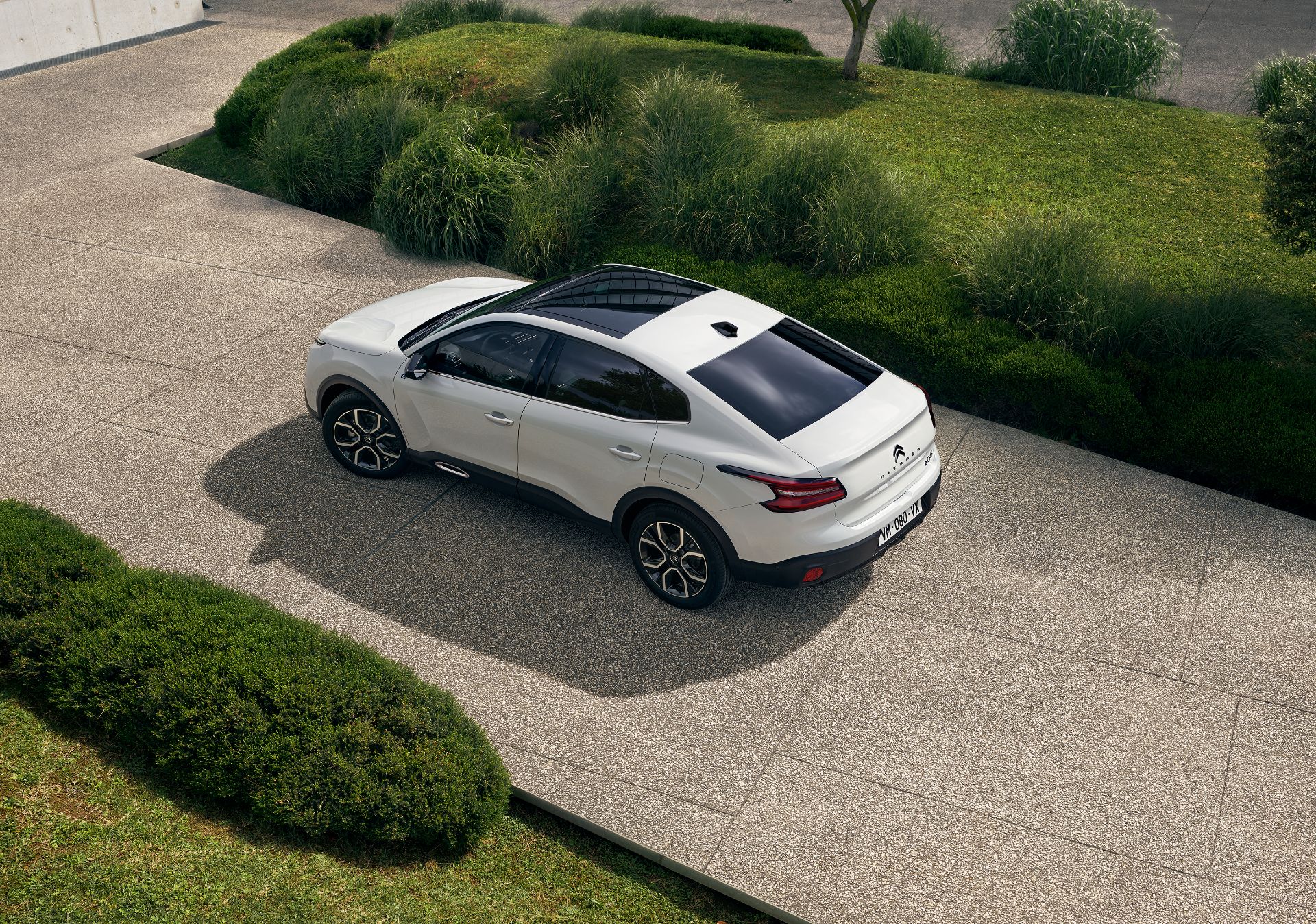 Download 2023 Citroën ë-C4 X - Rear Three-Quarter HD Wallpaper 1920x1348 #8