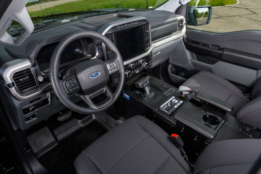 2023 Ford F-150 Lightning Pro SSV - Interior Wallpaper 850x567 #8