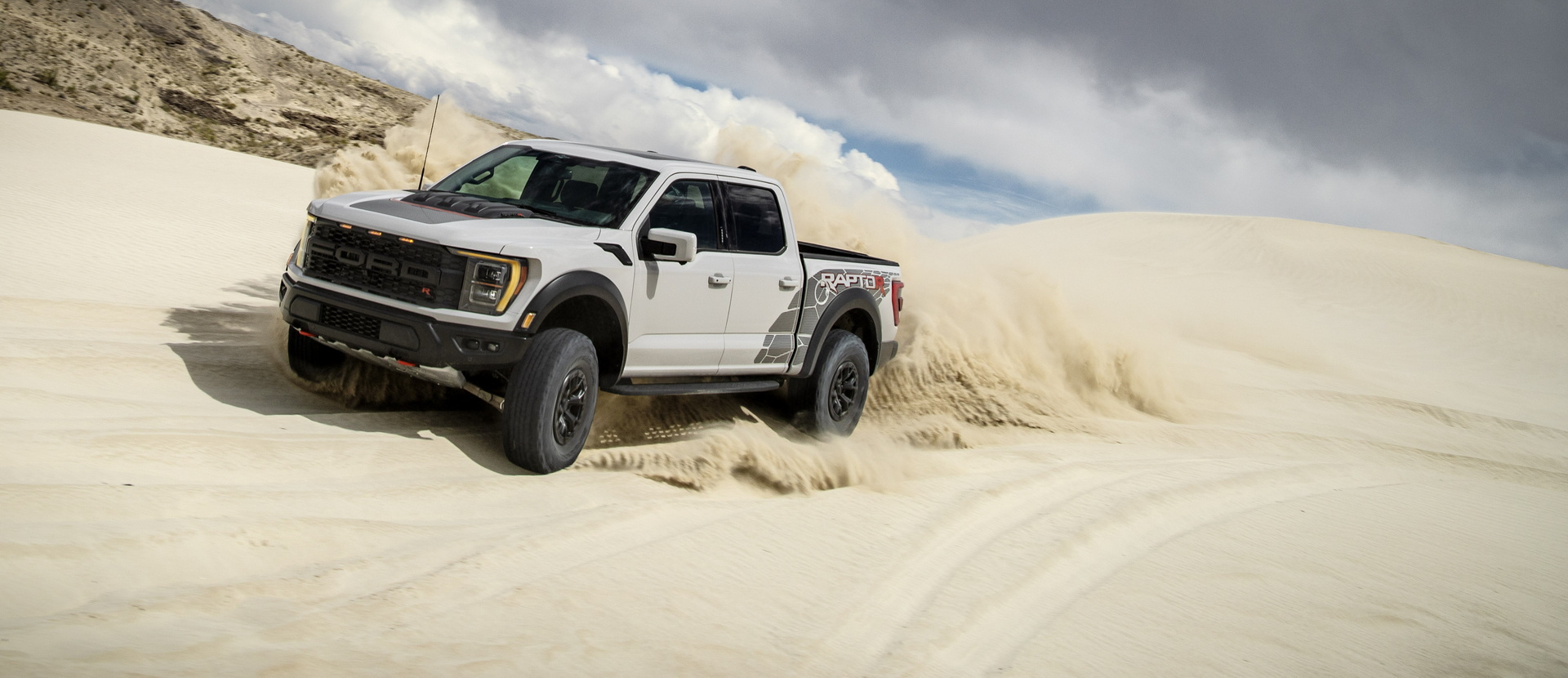 Download 2023 Ford F-150 Raptor R - Front Three-Quarter HD Wallpaper 1920x830 #8