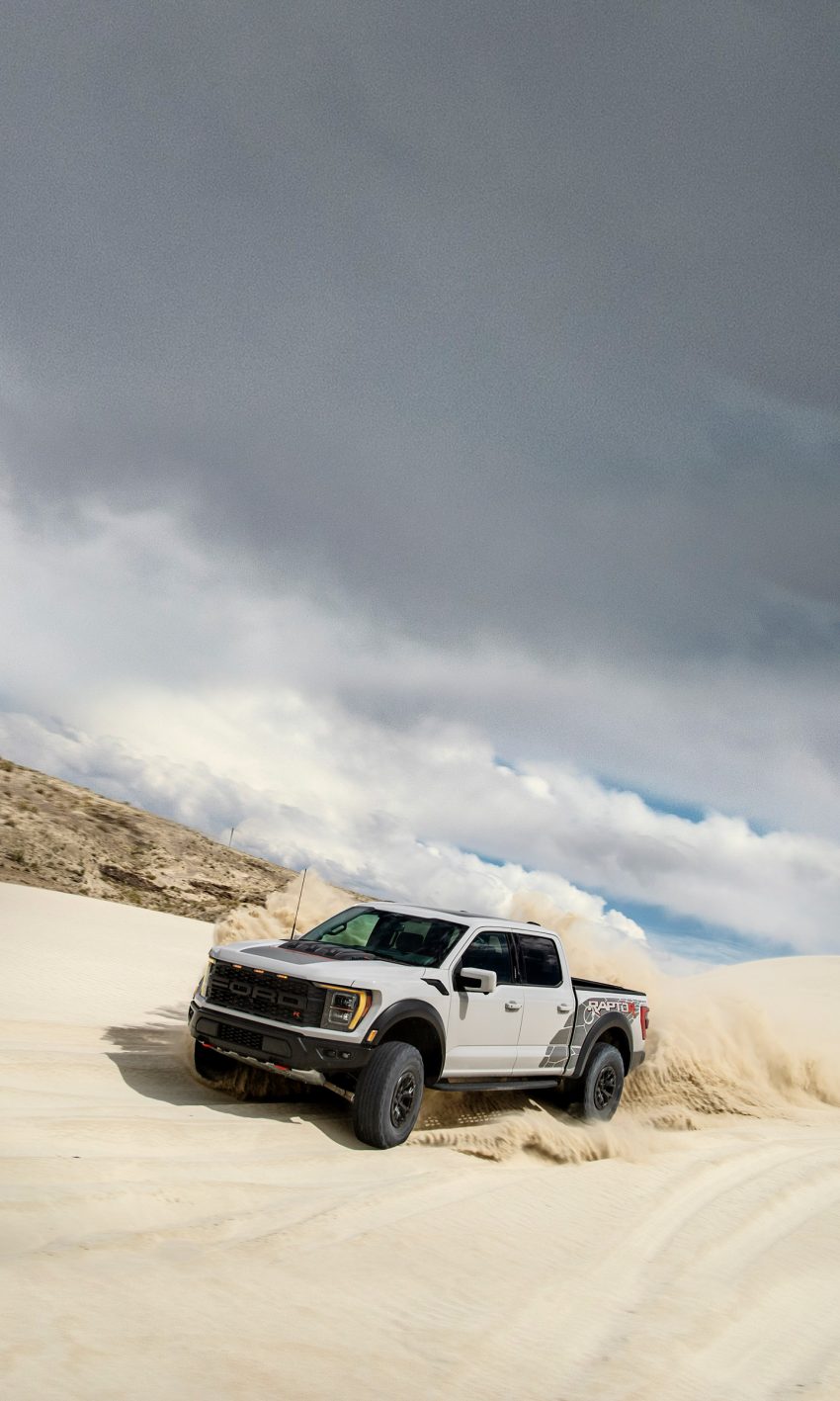 2023 Ford F-150 Raptor R - Front Three-Quarter Phone Wallpaper 850x1417 #7