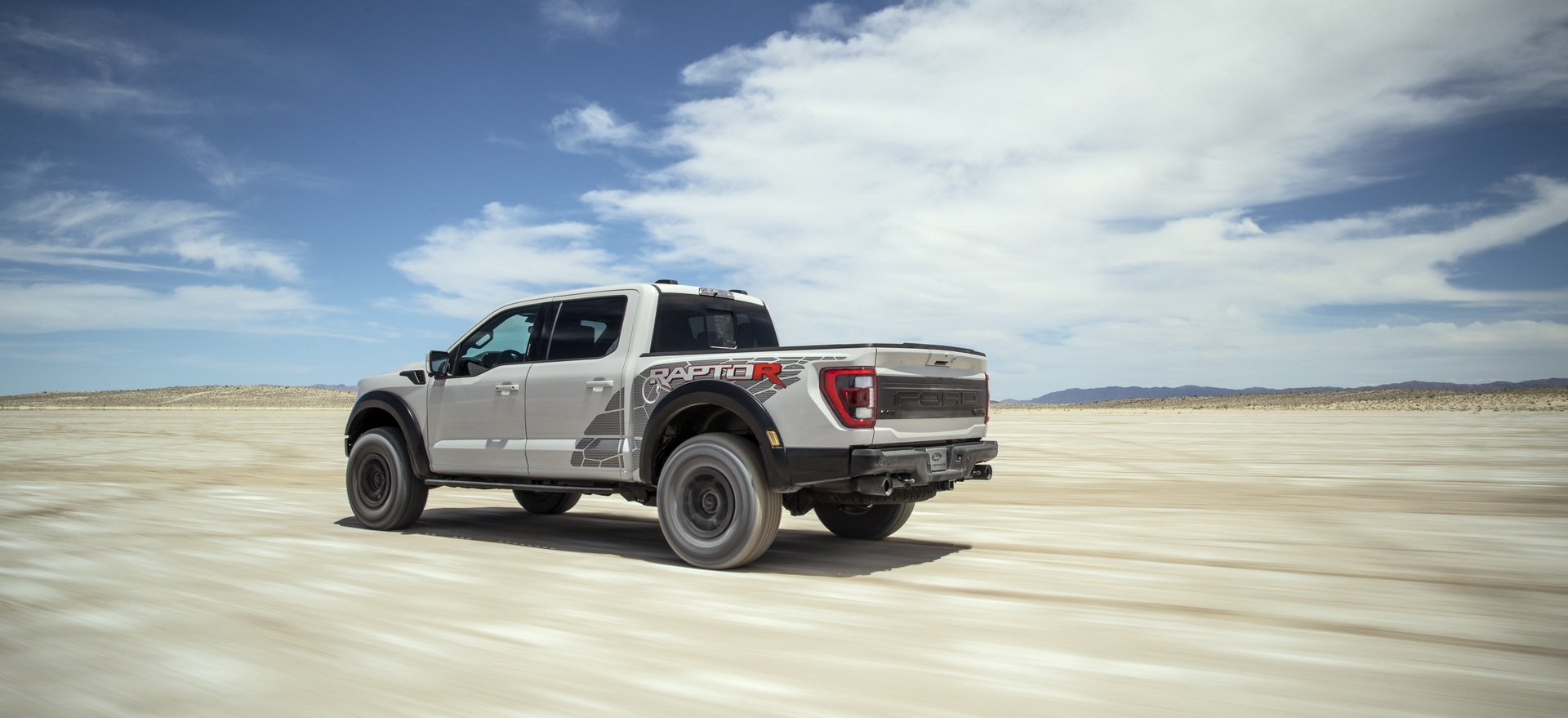 Download 2023 Ford F-150 Raptor R - Rear Three-Quarter HD Wallpaper 1920x879 #9