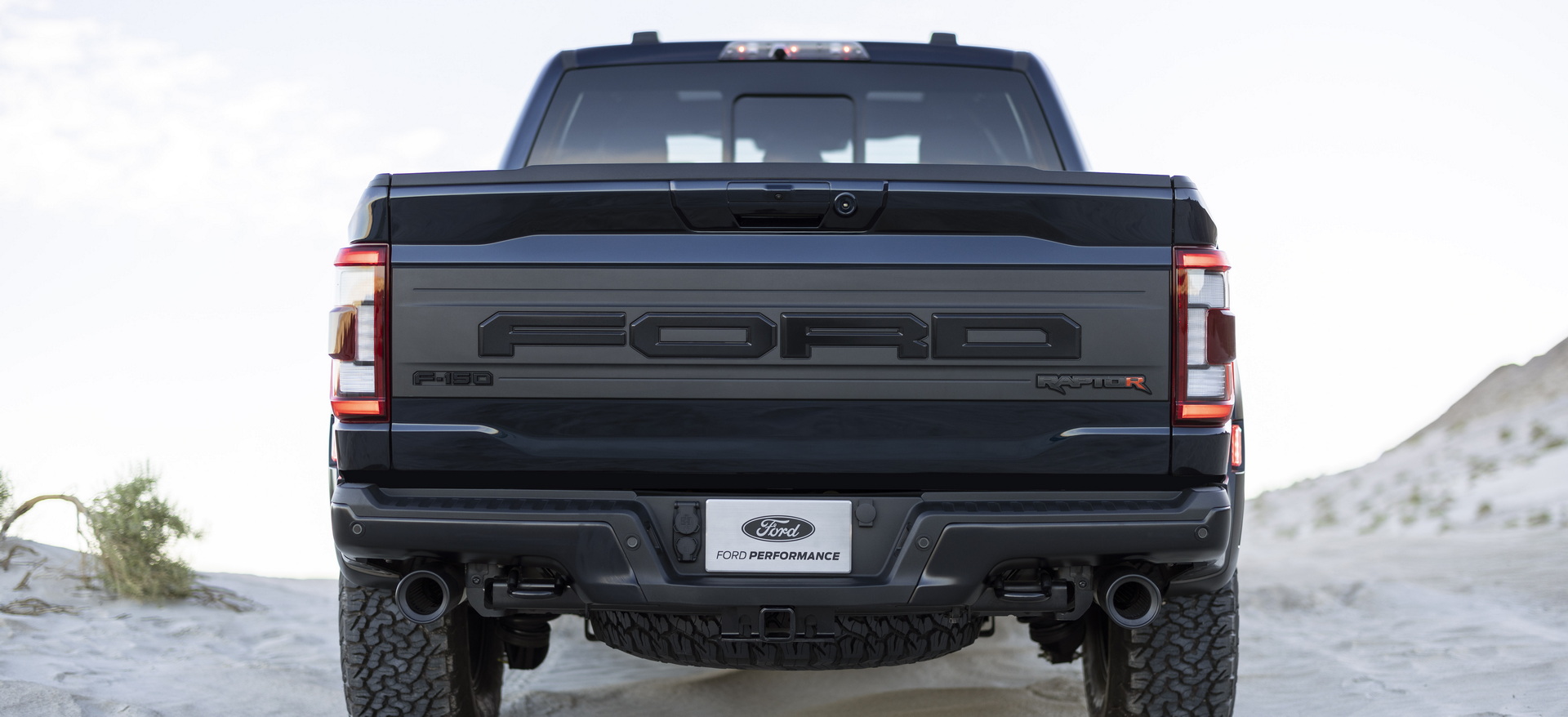 Download 2023 Ford F-150 Raptor R - Rear HD Wallpaper 1920x878 #20