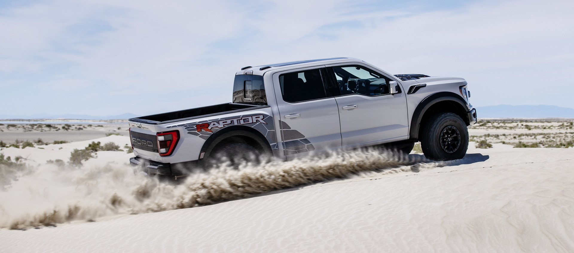 Download 2023 Ford F-150 Raptor R - Side HD Wallpaper 1920x847 #5