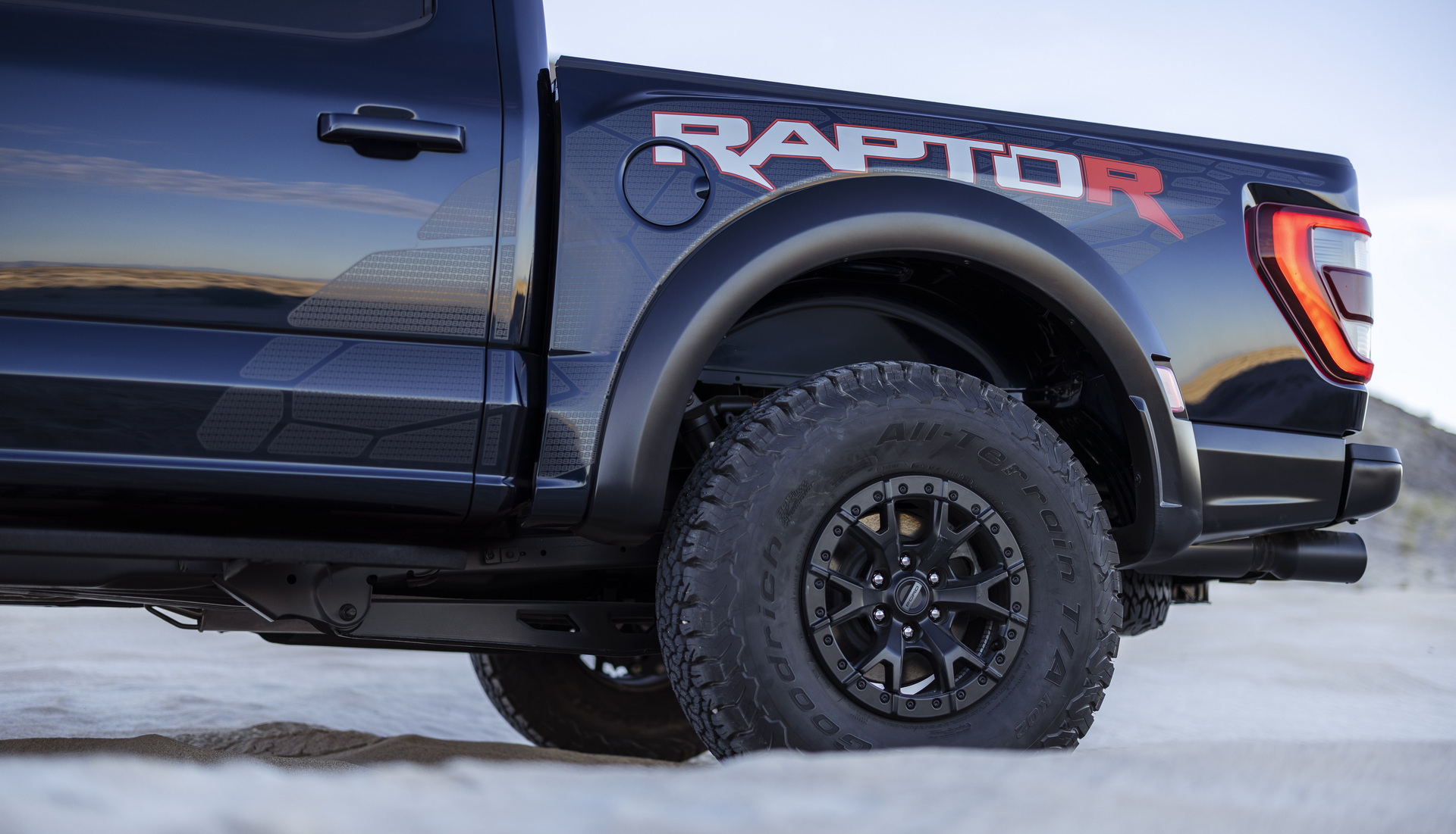 Download 2023 Ford F-150 Raptor R - Wheel HD Wallpaper 1920x1101 #30