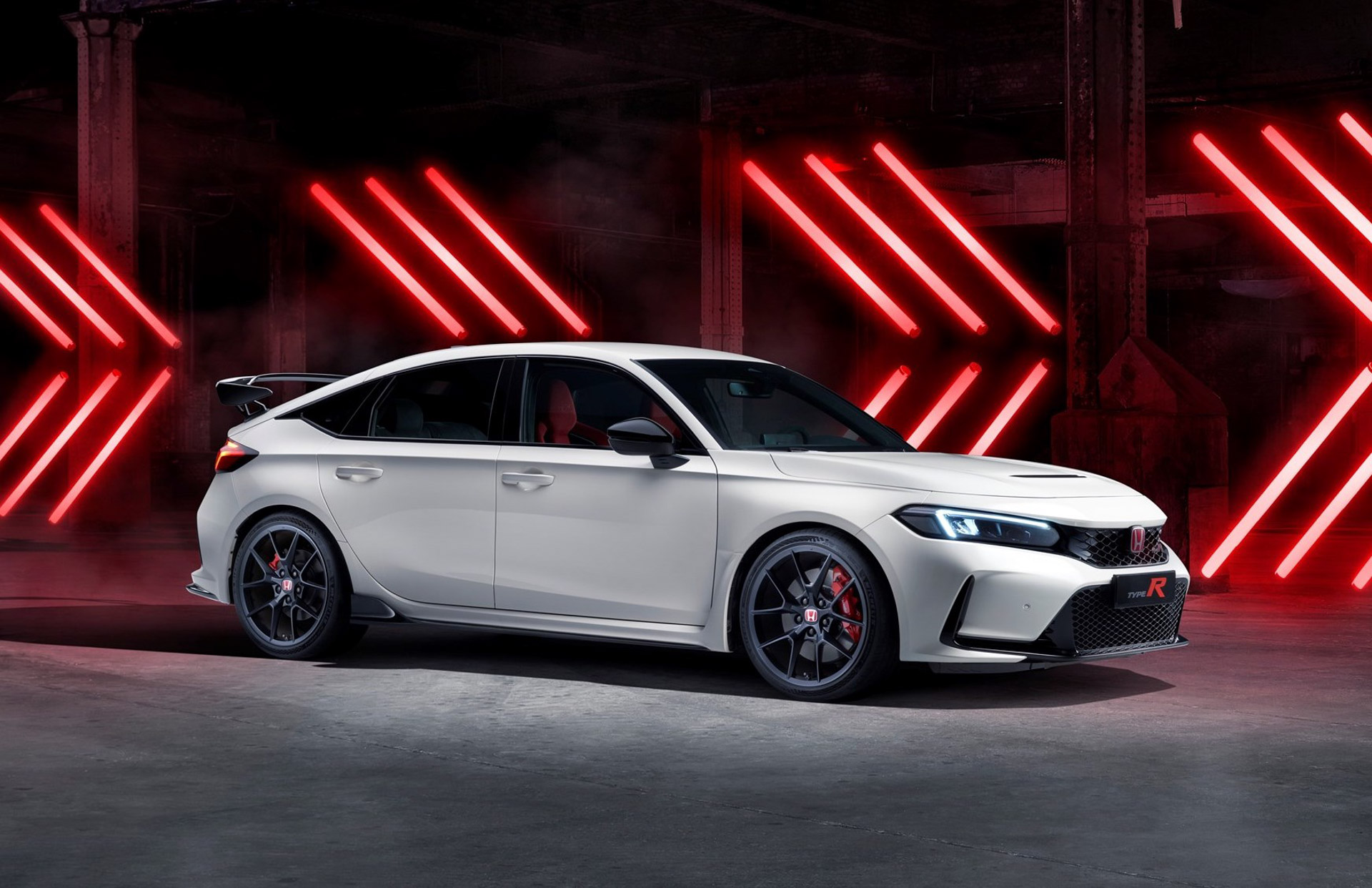 Download 2023 Honda Civic Type R - Front Three-Quarter HD Wallpaper 1920x1242 #3