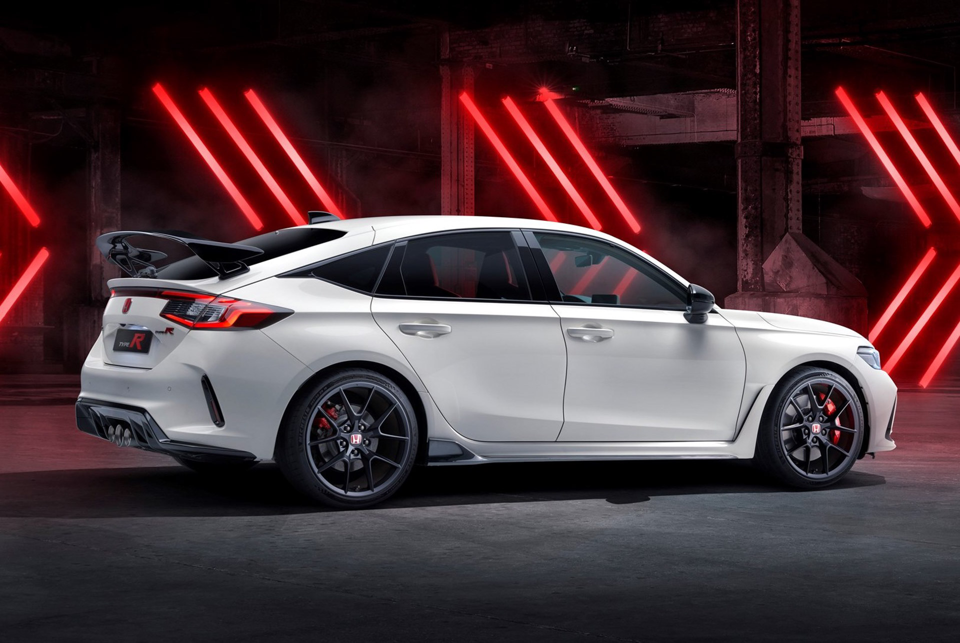 Download 2023 Honda Civic Type R - Rear Three-Quarter HD Wallpaper 1920x1285 #7