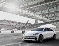 2023 Hyundai Ioniq 6 - Front Three-Quarter Wallpaper 190x150