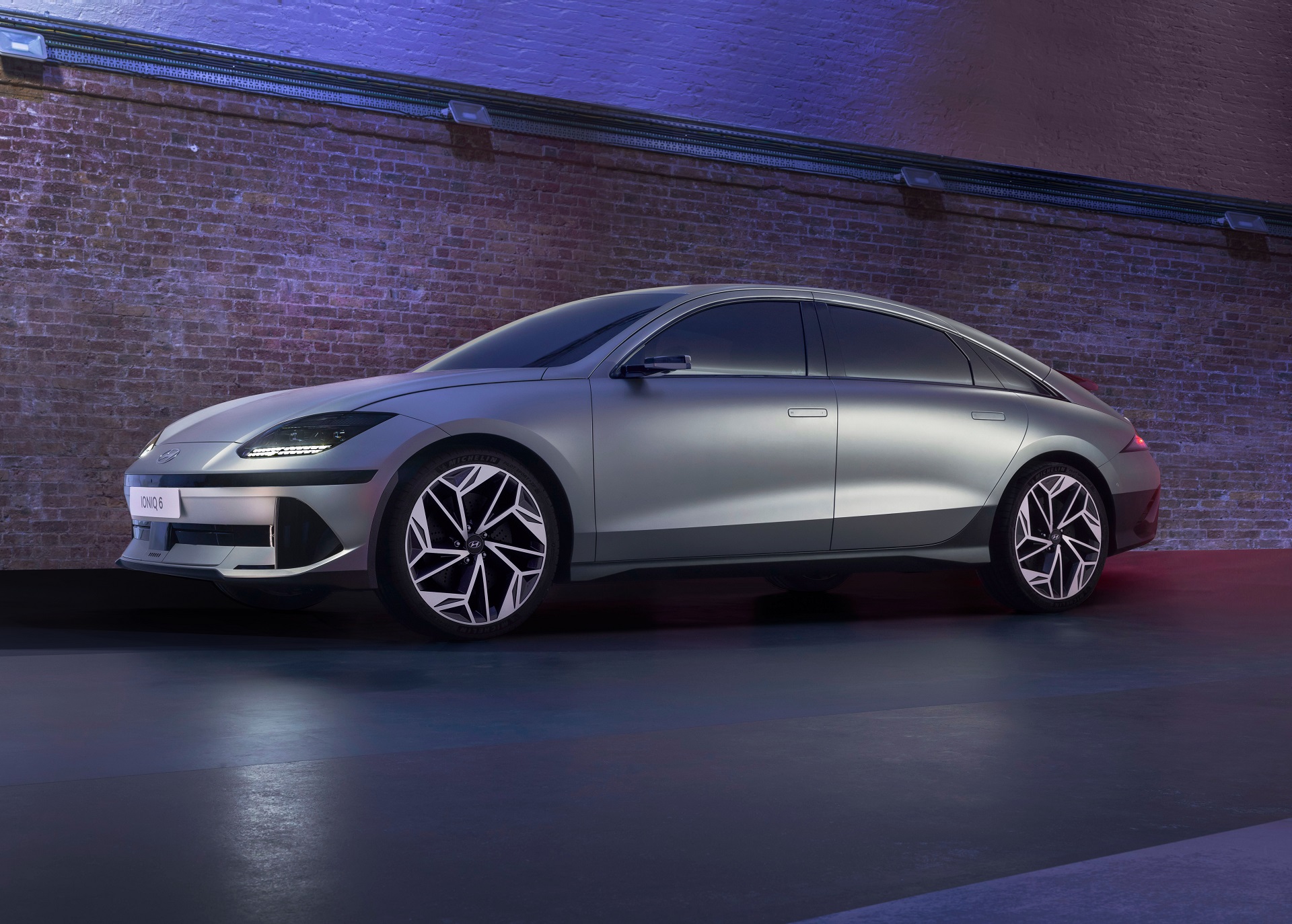 Download 2023 Hyundai Ioniq 6 - Front Three-Quarter HD Wallpaper 1920x1374 #17