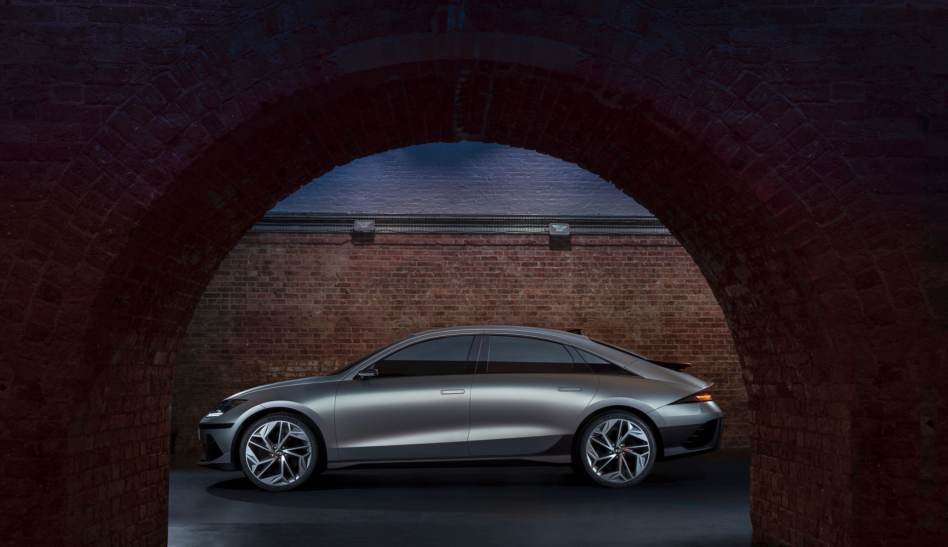 Download 2023 Hyundai Ioniq 6 - Side HD Wallpaper 1920x1108 #19