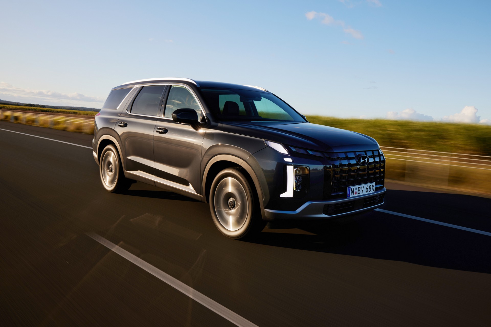 Download 2023 Hyundai Palisade - AU version - Front Three-Quarter HD Wallpaper 1920x1280 #1