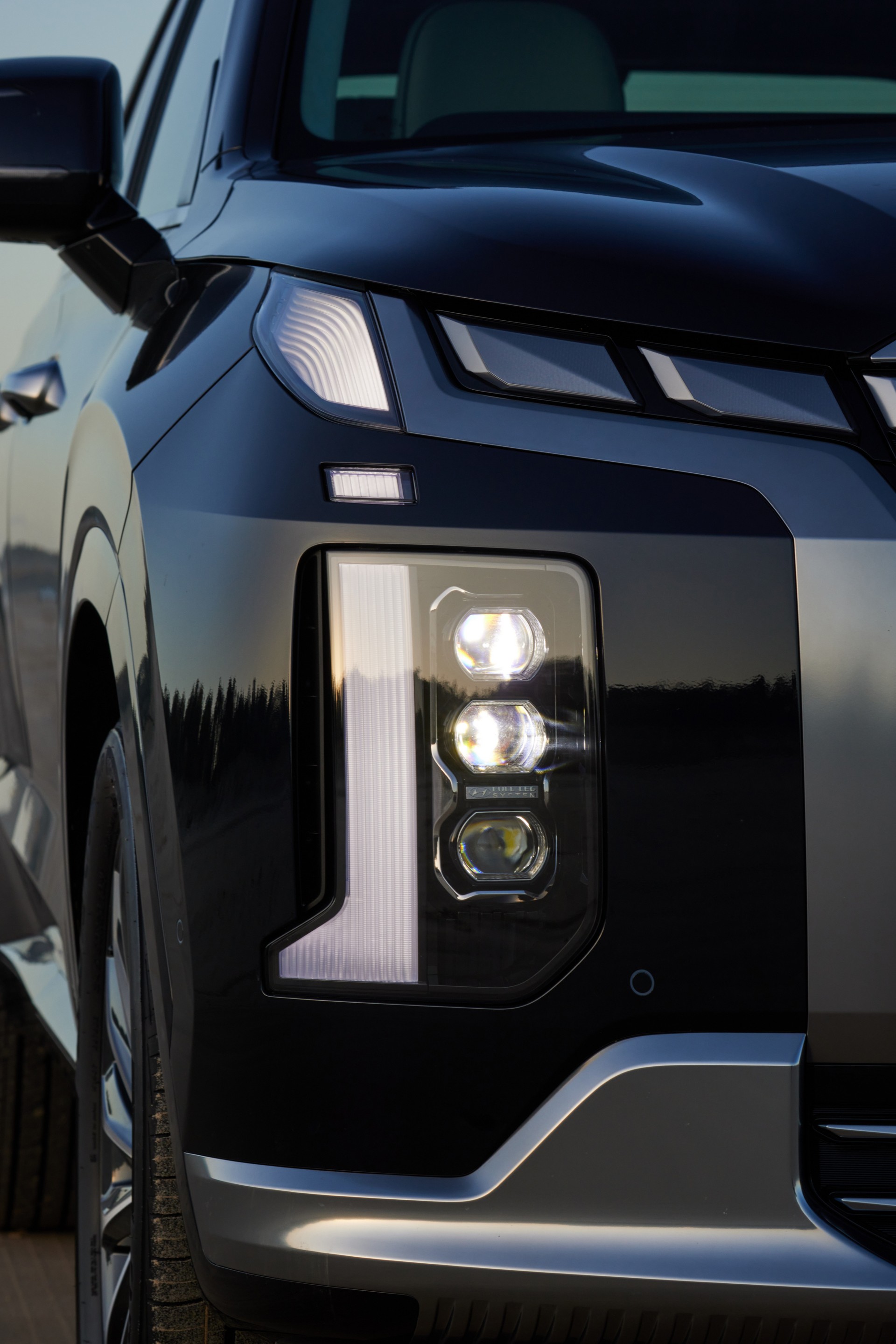 Download 2023 Hyundai Palisade - AU version - Headlight HD Phone Wallpaper 1920x2879 #77