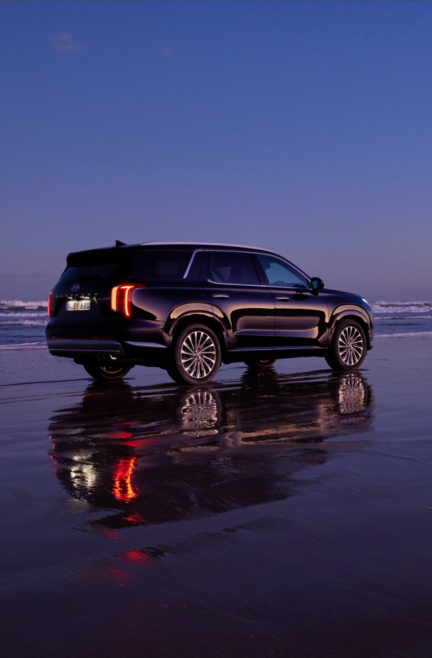 2023 Hyundai Palisade - AU version - Rear Three-Quarter Phone Wallpaper 850x1292 #49