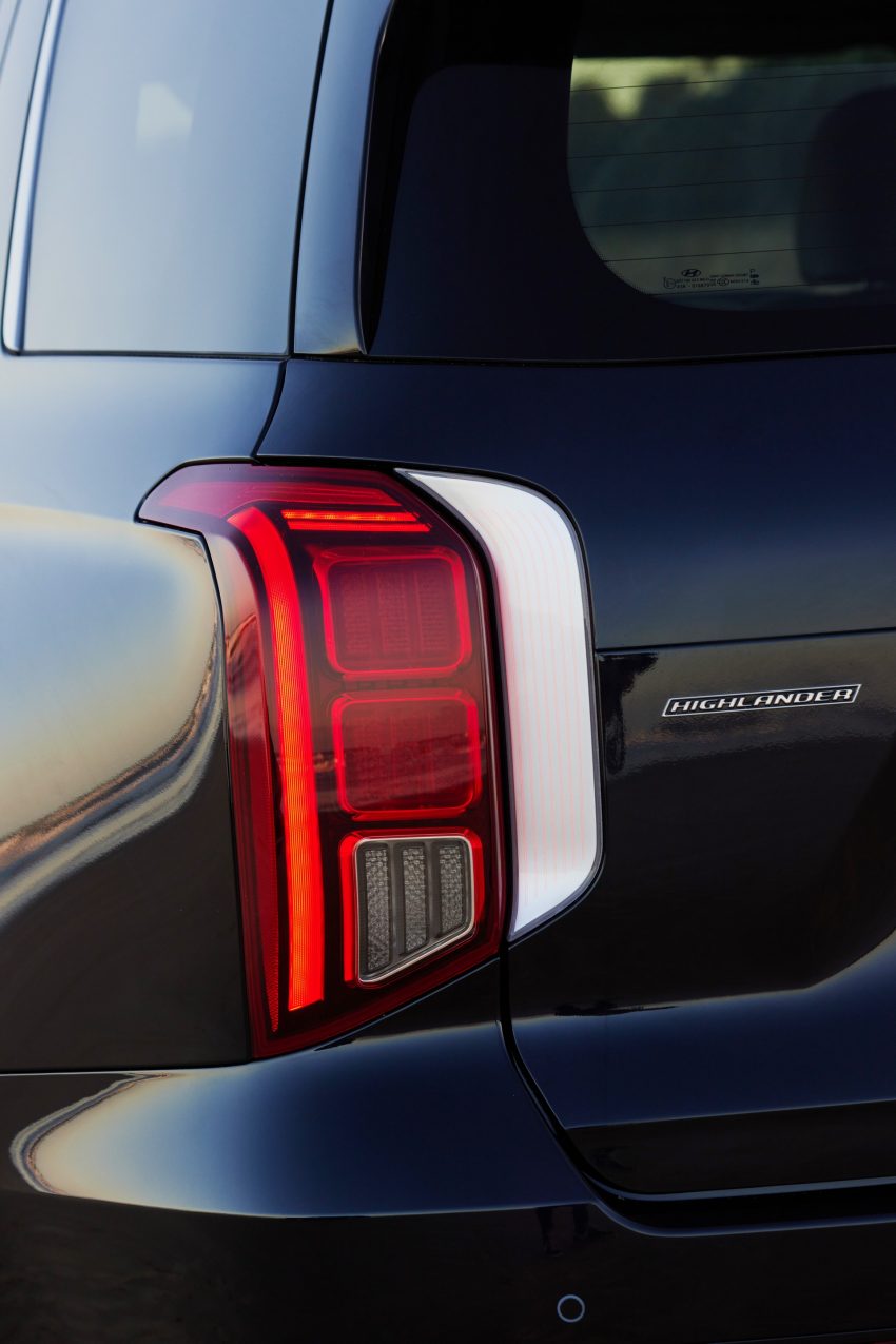 2023 Hyundai Palisade - AU version - Tail Light Phone Wallpaper 850x1275 #82