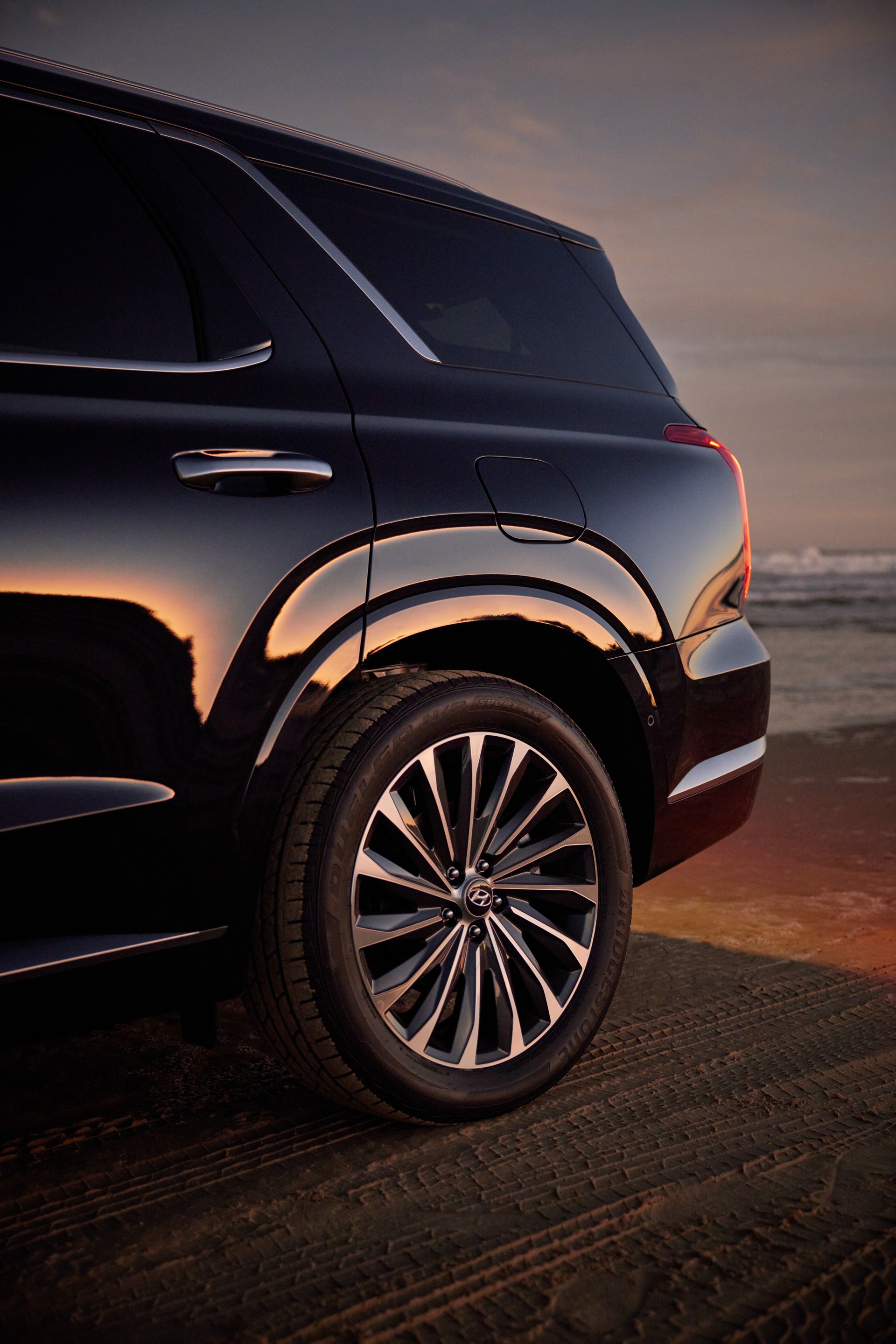 Download 2023 Hyundai Palisade - AU version - Wheel HD Phone Wallpaper 1920x2879 #79