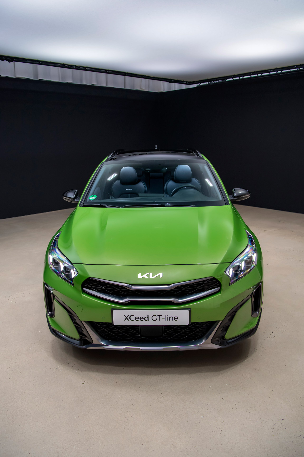Download 2023 Kia XCeed GT-Line - Front HD Phone Wallpaper 1280x1920 #7