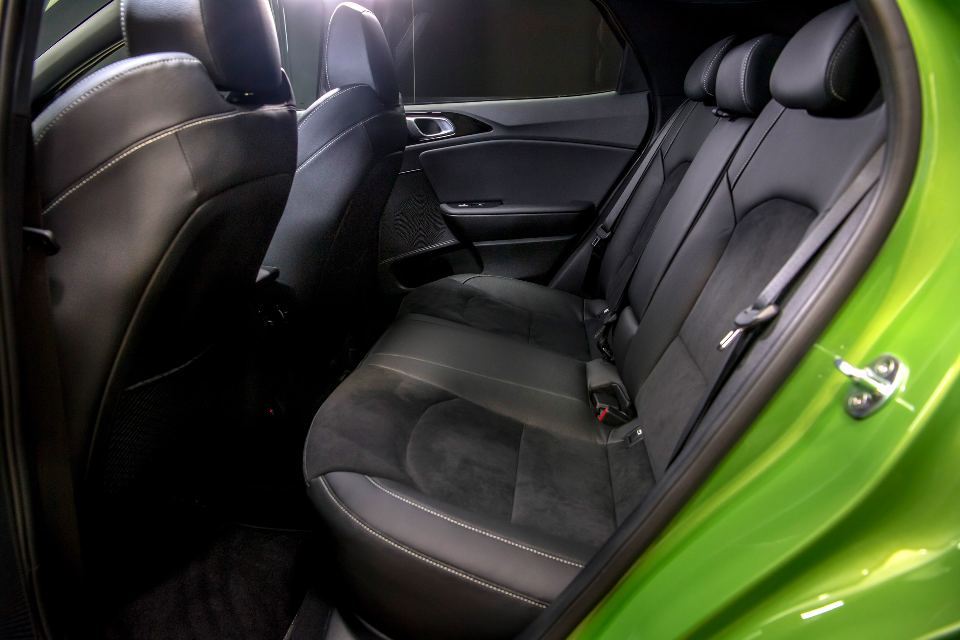 Download 2023 Kia XCeed GT-Line - Interior, Rear Seats HD Wallpaper 1920x1280 #23