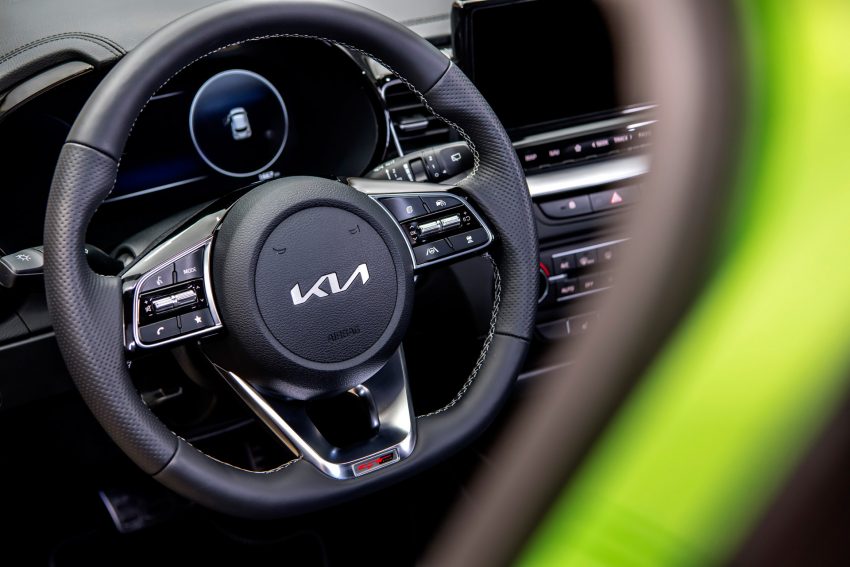 2023 Kia XCeed GT-Line - Interior, Steering Wheel Wallpaper 850x567 #17
