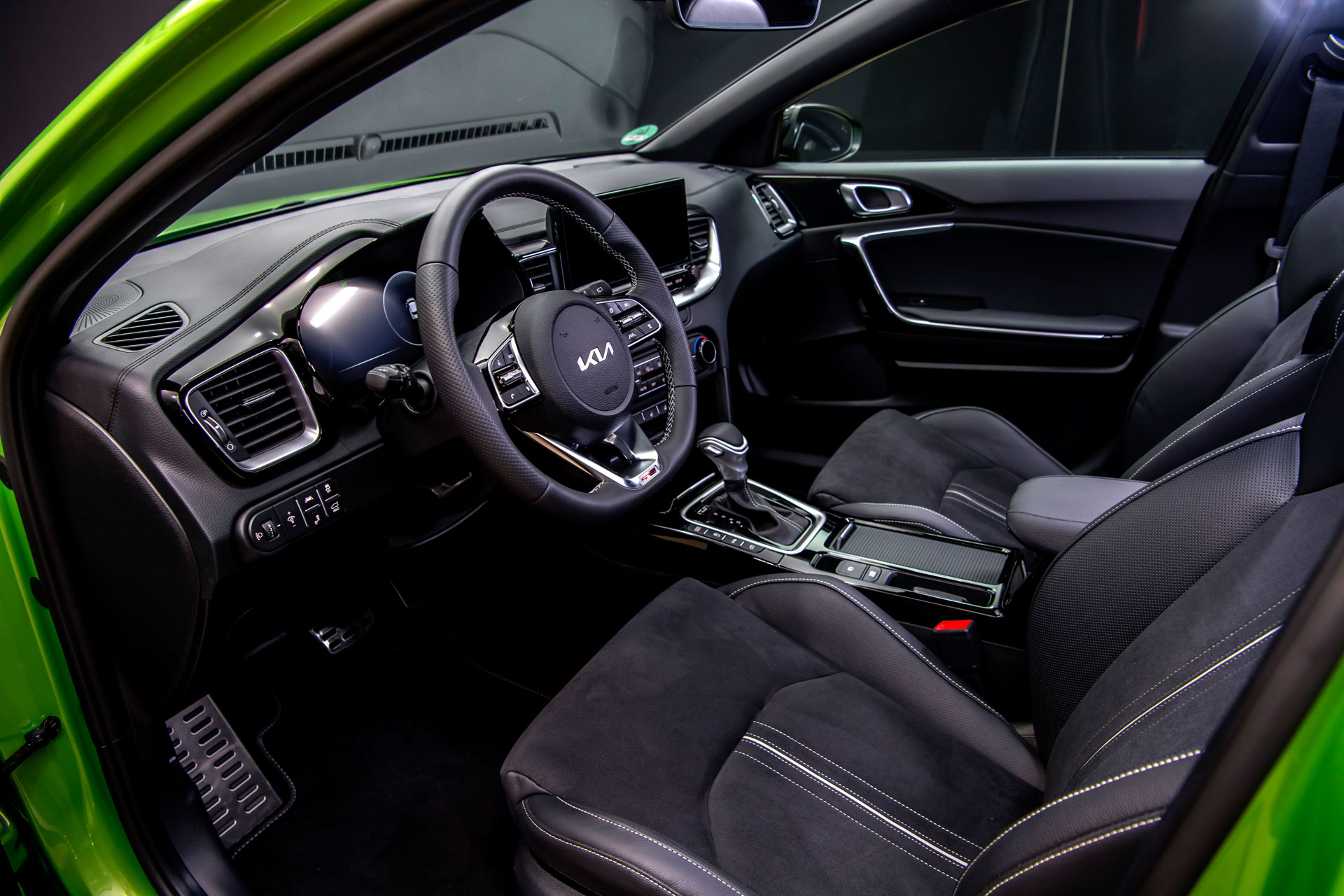 Download 2023 Kia XCeed GT-Line - Interior HD Wallpaper 1920x1280 #18