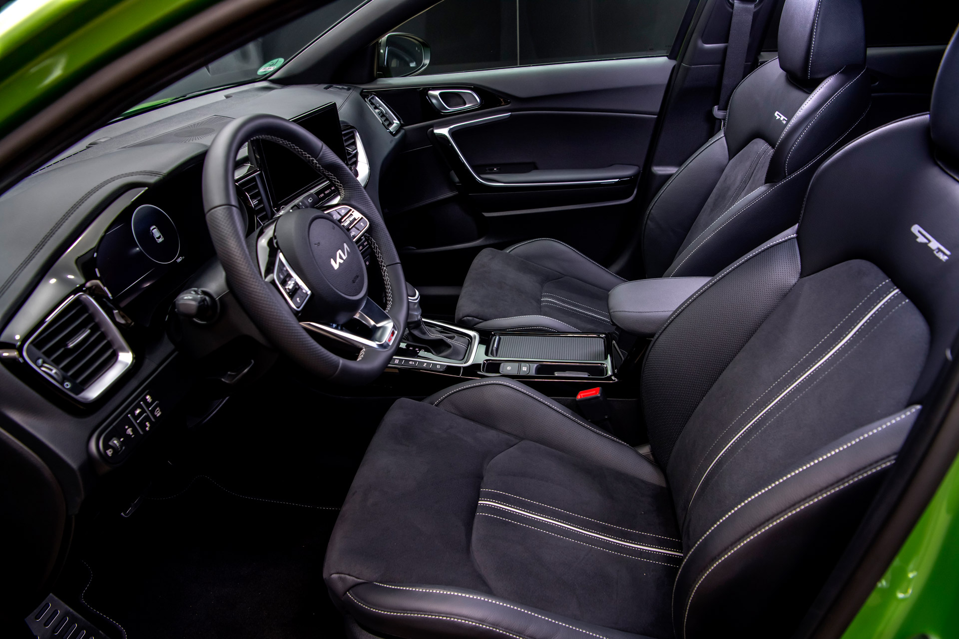 Download 2023 Kia XCeed GT-Line - Interior HD Wallpaper 1920x1280 #19