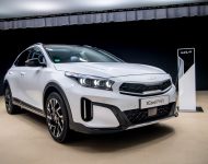 2023 Kia XCeed PHEV - Front Three-Quarter Wallpaper 190x150