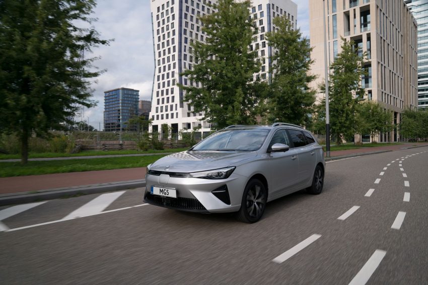 2023 MG 5 EV - Front Three-Quarter Wallpaper 850x567 #3