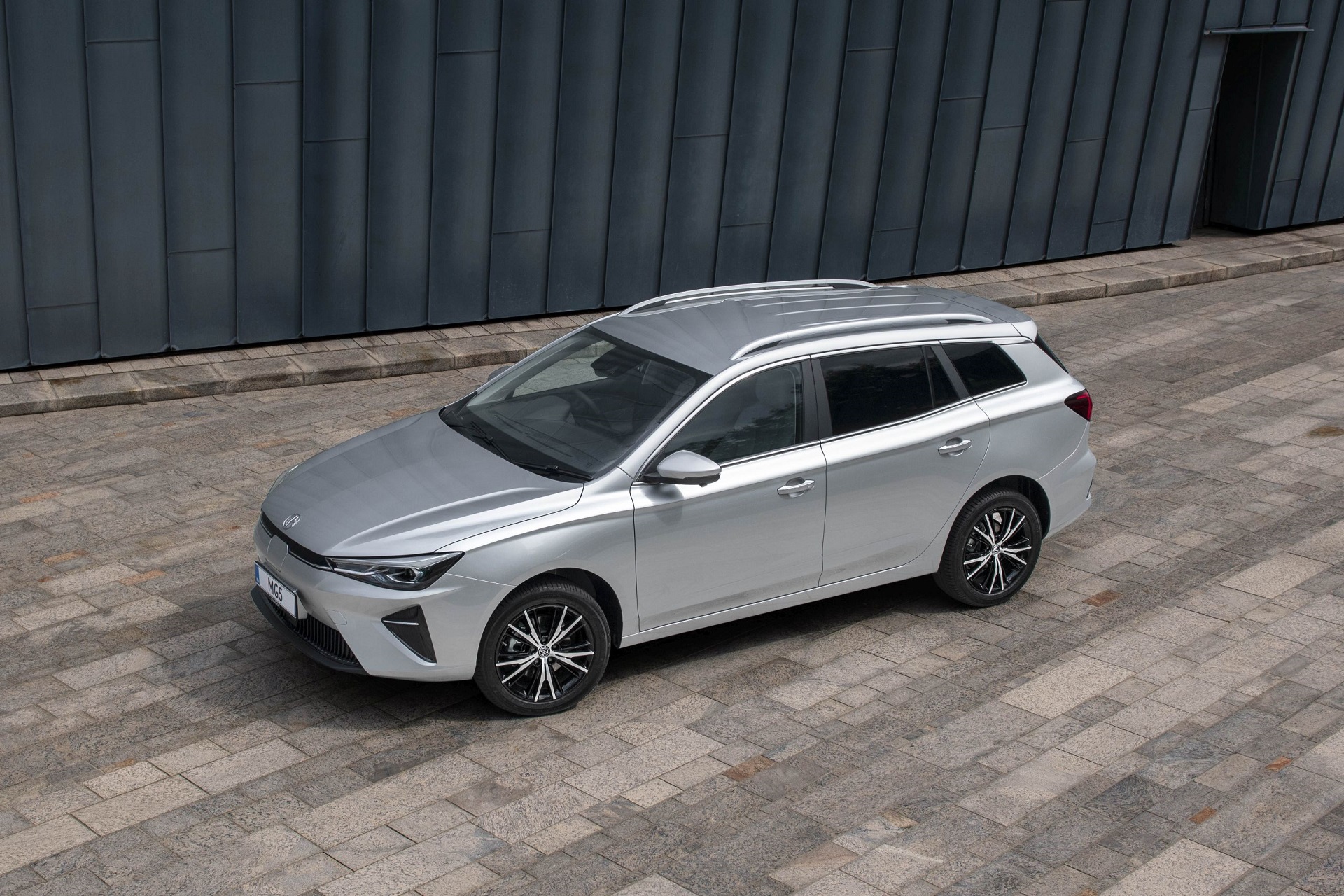 Download 2023 MG 5 EV - Front Three-Quarter HD Wallpaper 1920x1280 #16