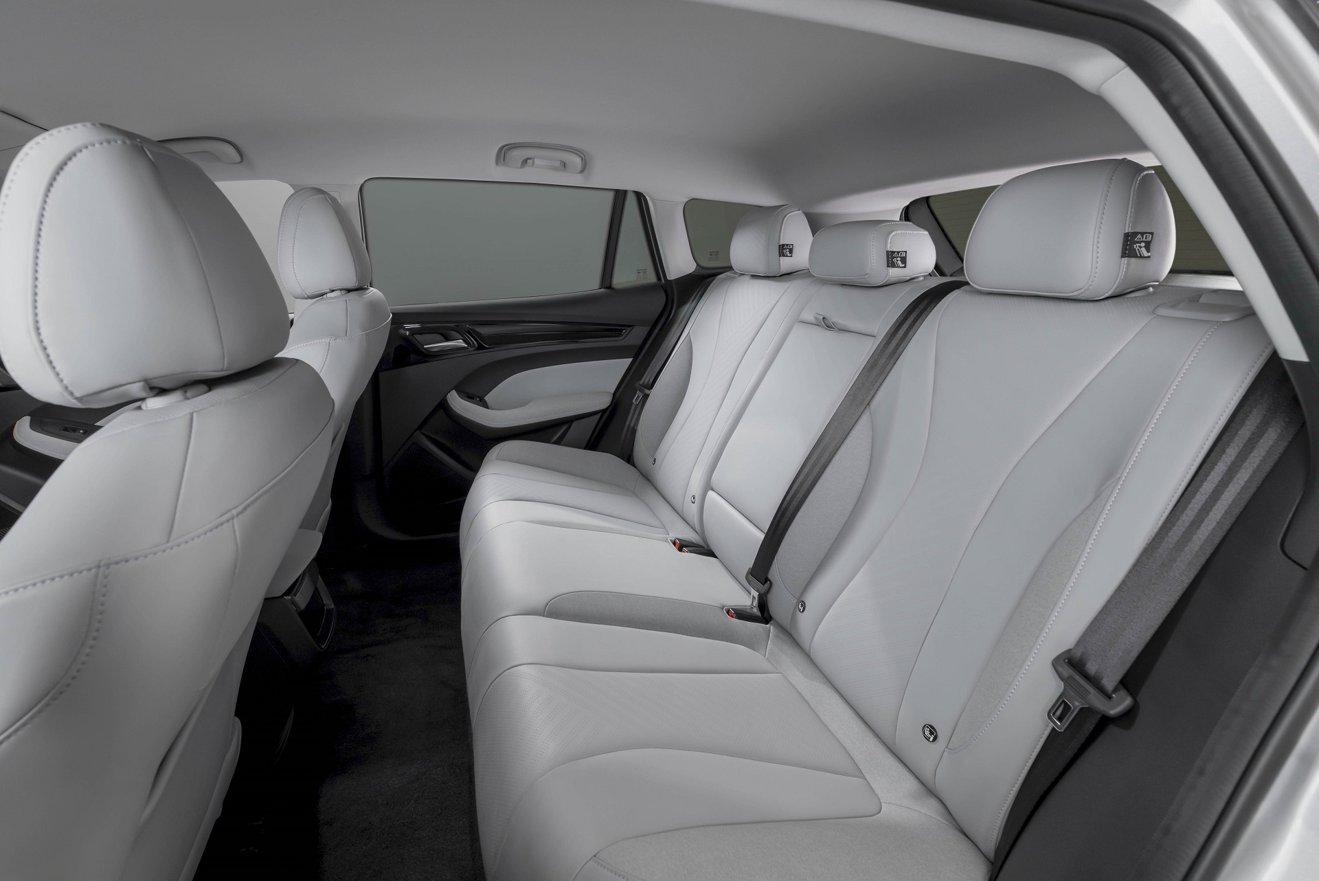 Download 2023 MG 5 EV - Interior, Rear Seats HD Wallpaper 1920x1282 #38