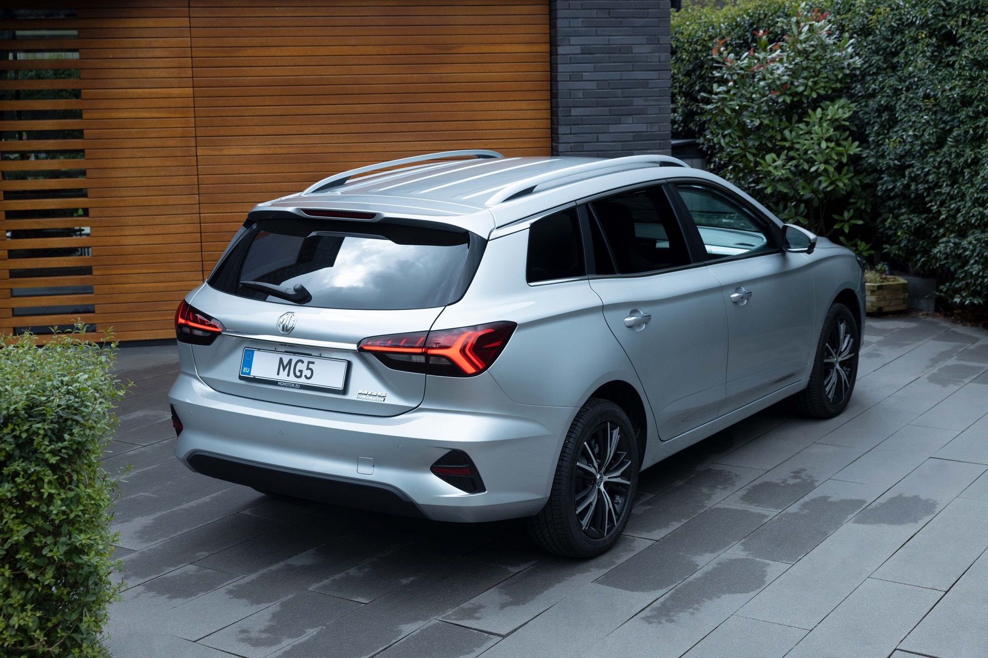 Download 2023 MG 5 EV - Rear Three-Quarter HD Wallpaper 1920x1280 #21