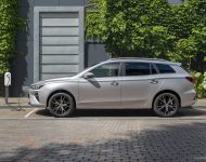 2023 MG 5 EV - Side Wallpaper 190x150