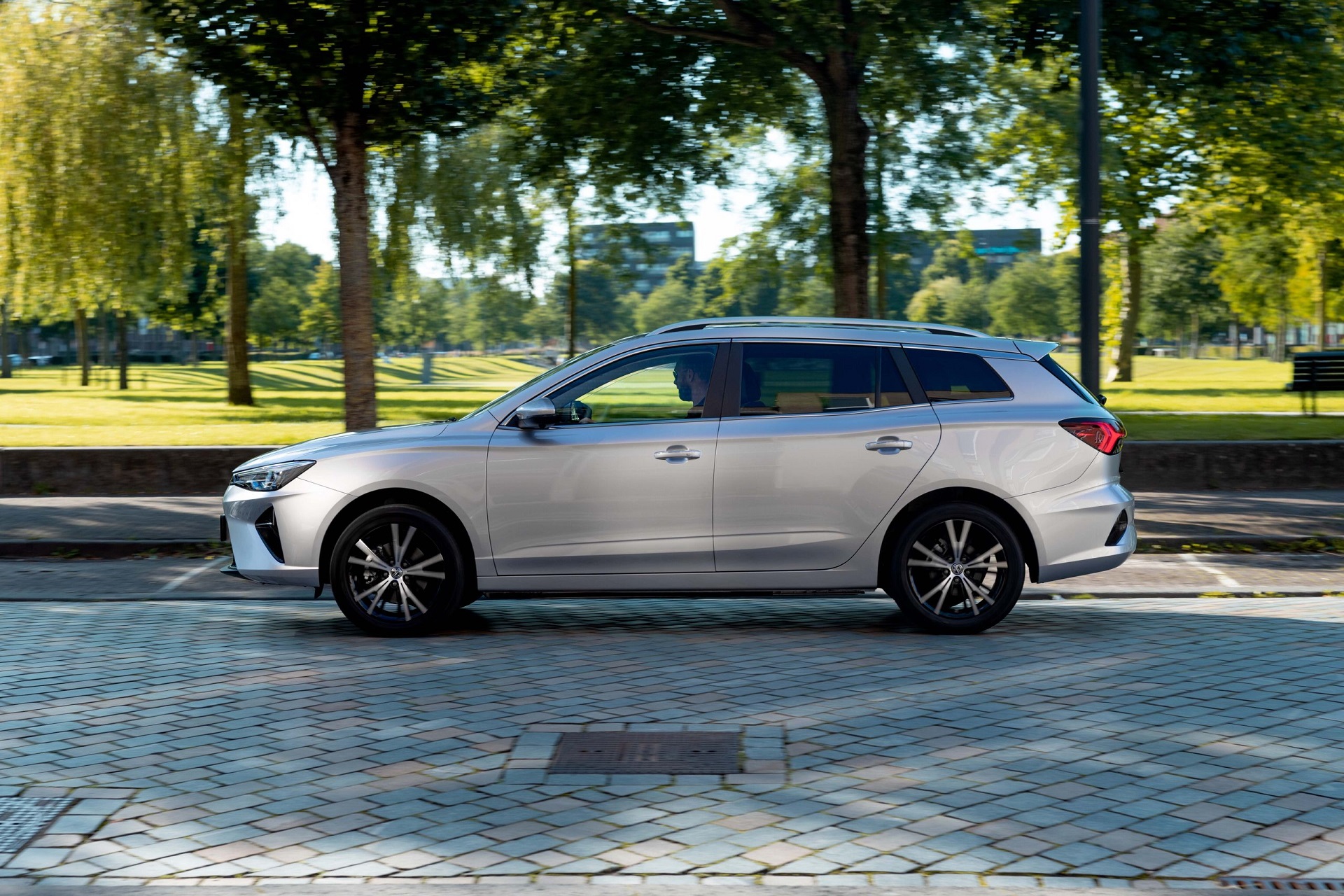 Download 2023 MG 5 EV - Side HD Wallpaper 1920x1280 #13