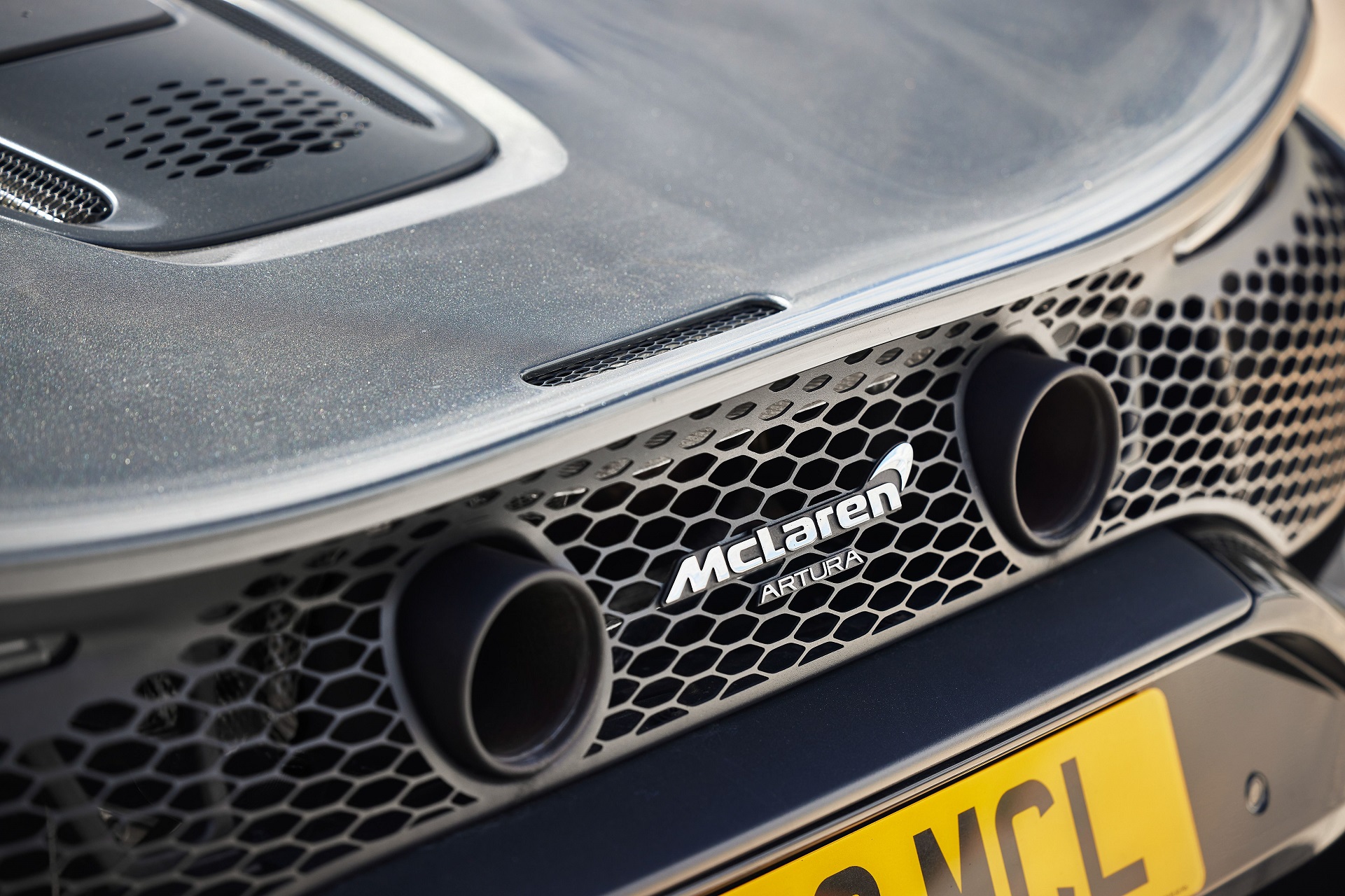 Download 2023 McLaren Artura - Exhaust HD Wallpaper 1921x1280 #63