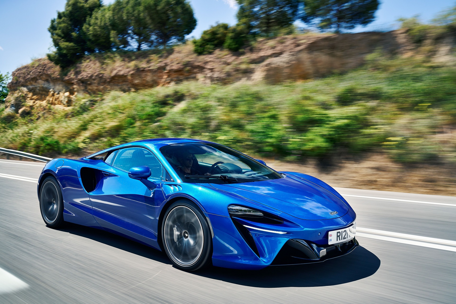 Download 2023 McLaren Artura - Front Three-Quarter HD Wallpaper 1921x1280 #3