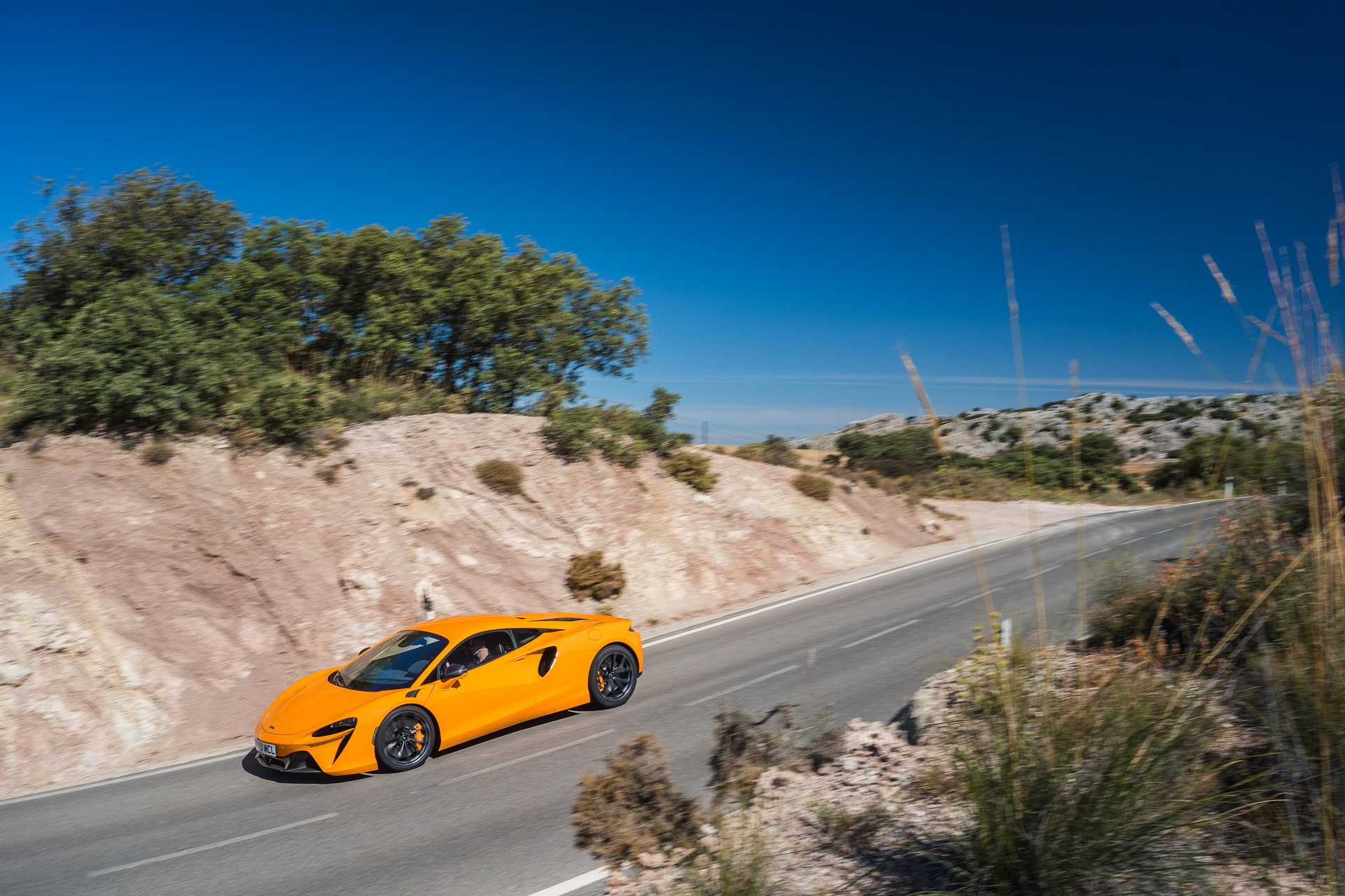 Download 2023 McLaren Artura - Front Three-Quarter HD Wallpaper 1921x1280 #50