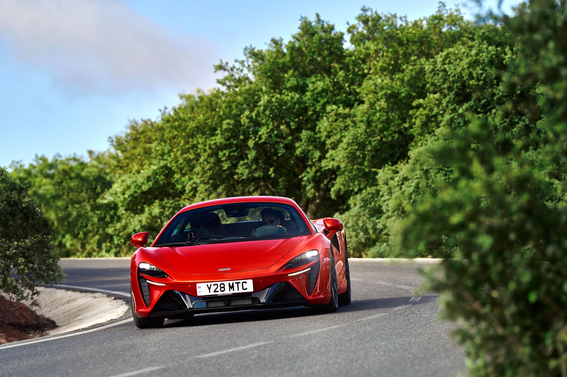 Download 2023 McLaren Artura - Front HD Wallpaper 1921x1280 #33