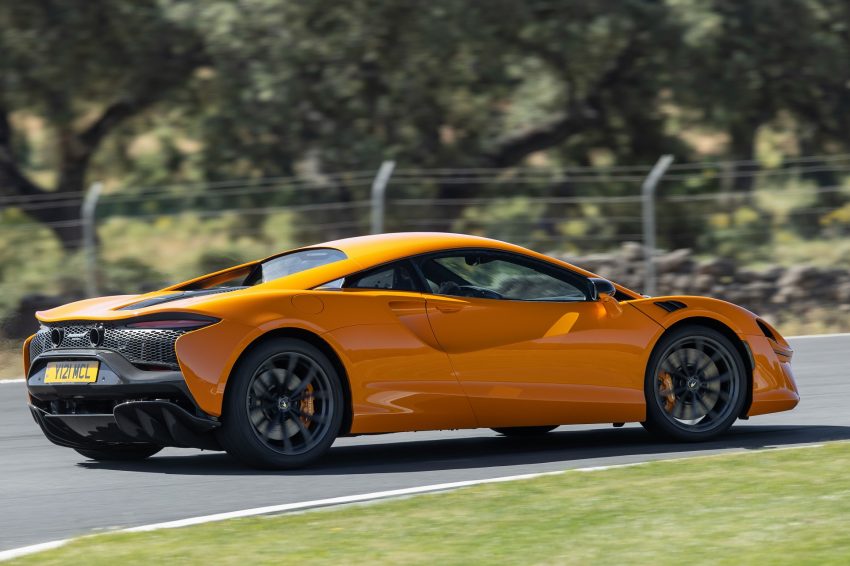 2023 McLaren Artura - Rear Three-Quarter Wallpaper 850x566 #53