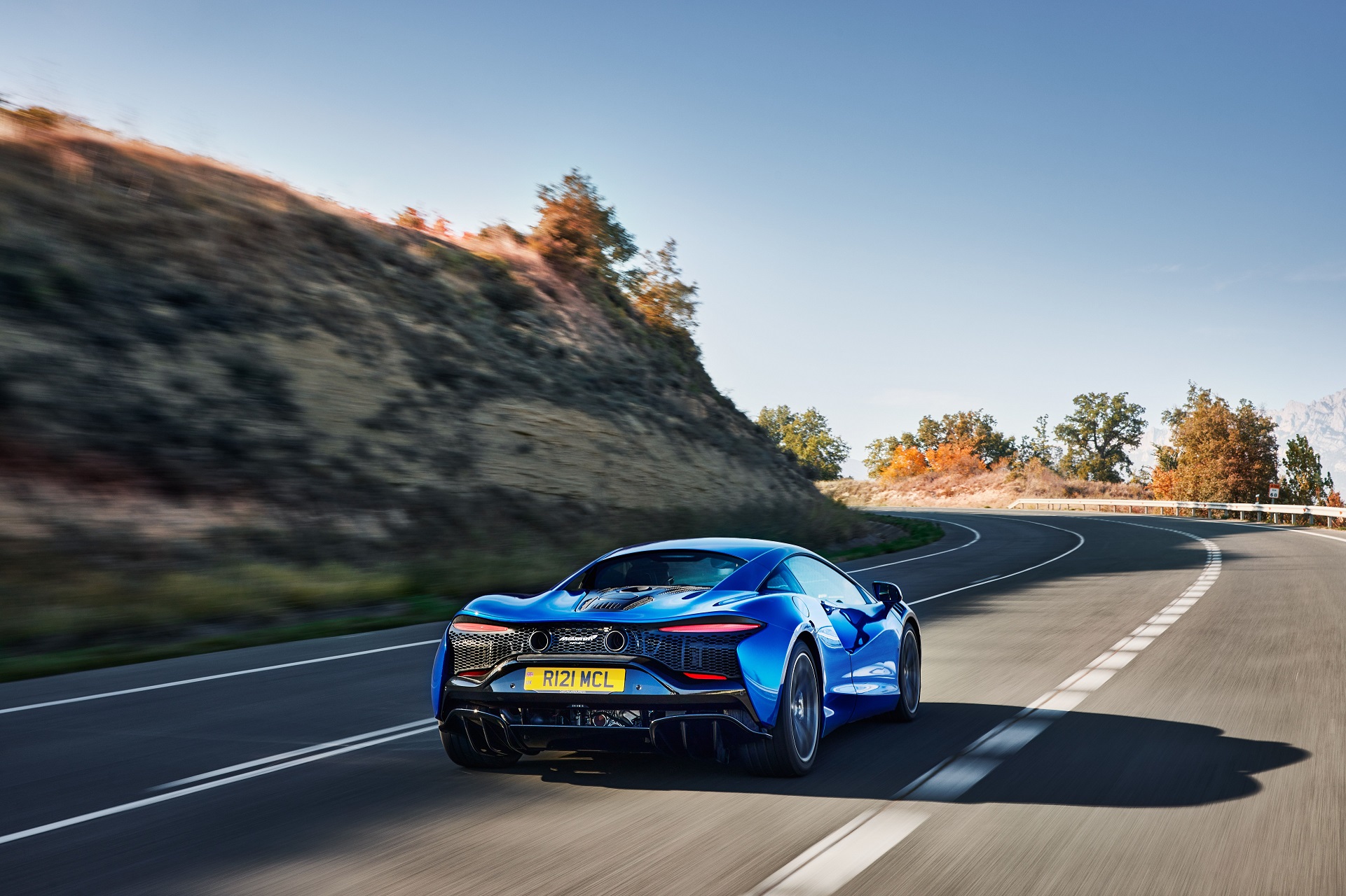 Download 2023 McLaren Artura - Rear HD Wallpaper 1921x1280 #5