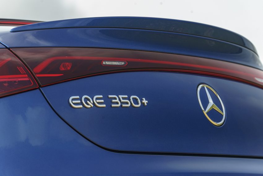 2023 Mercedes-Benz EQE 350+ - UK version - Tail Light Wallpaper 850x567 #37