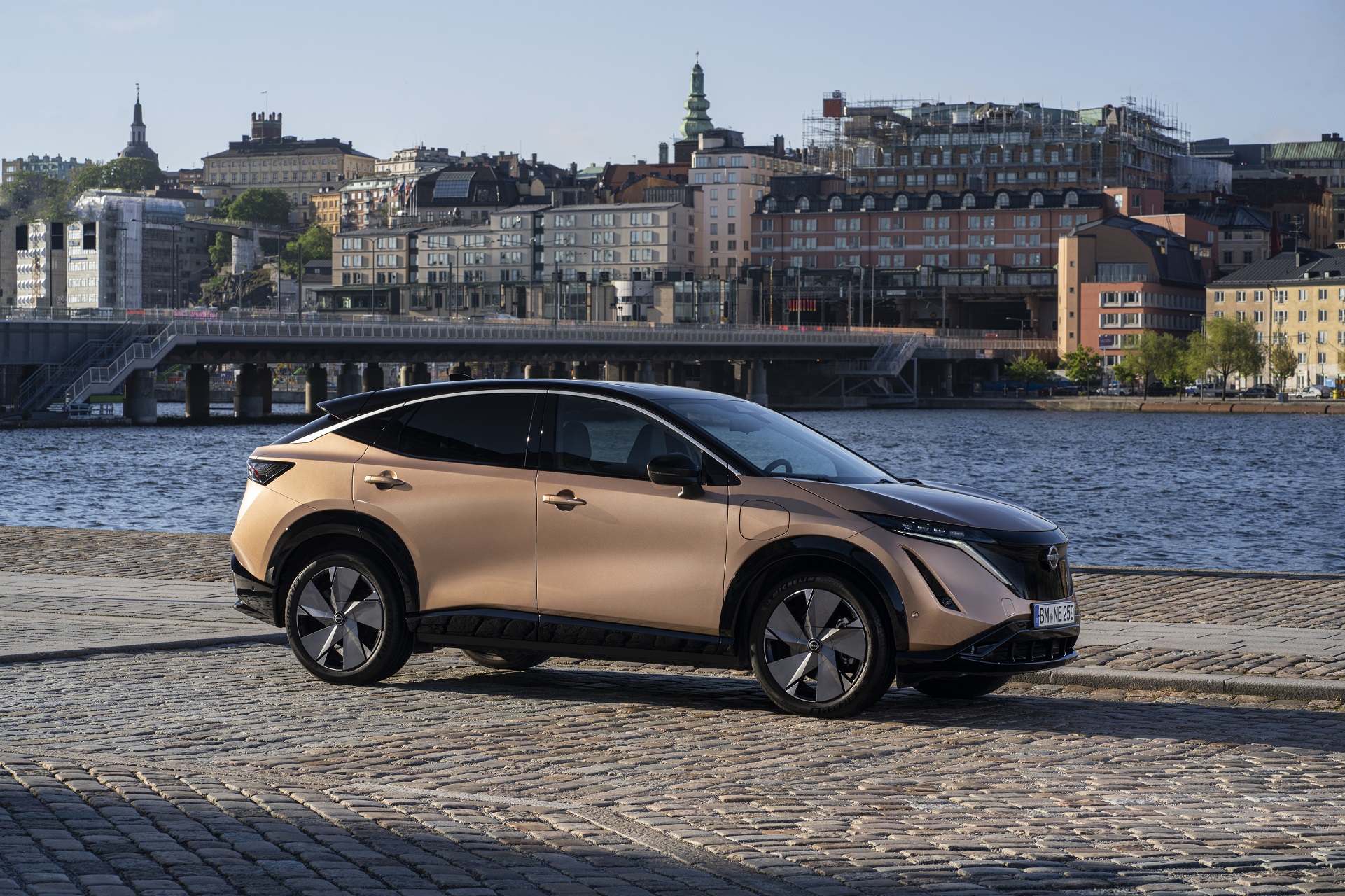 Download 2023 Nissan Ariya - Front Three-Quarter HD Wallpaper 1921x1280 #30