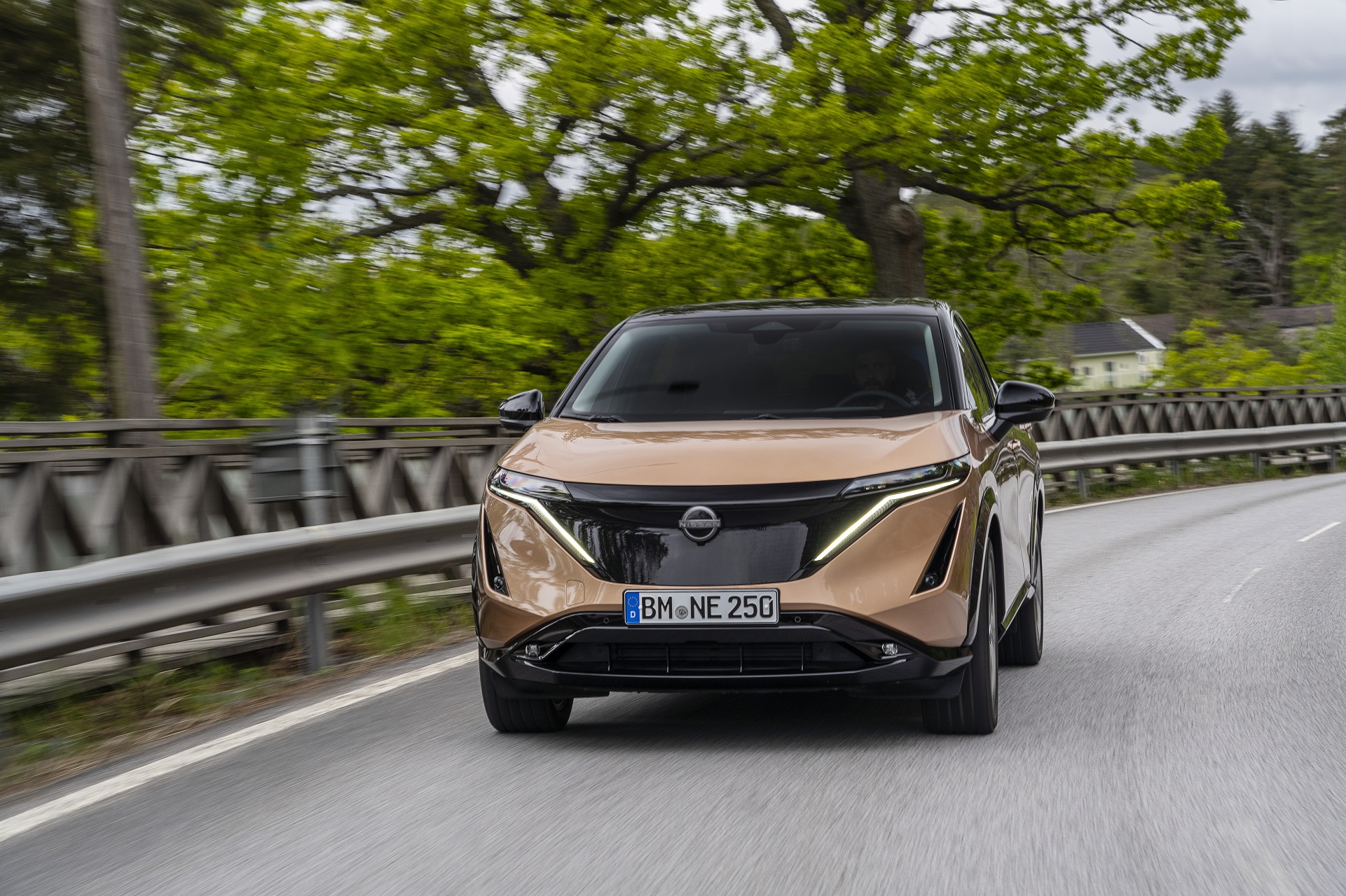 Download 2023 Nissan Ariya - Front HD Wallpaper 1921x1280 #7