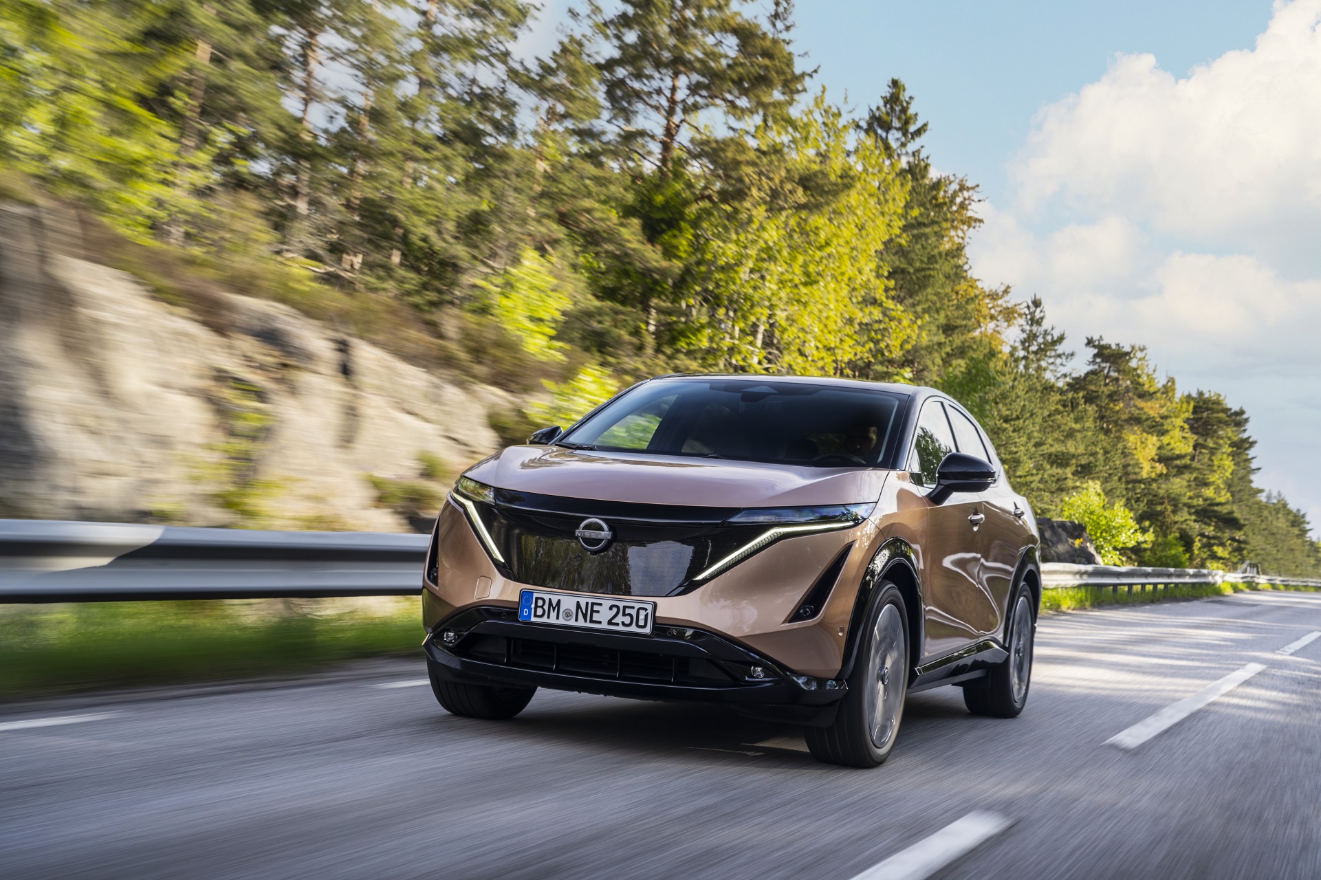 Download 2023 Nissan Ariya - Front HD Wallpaper 1921x1280 #1