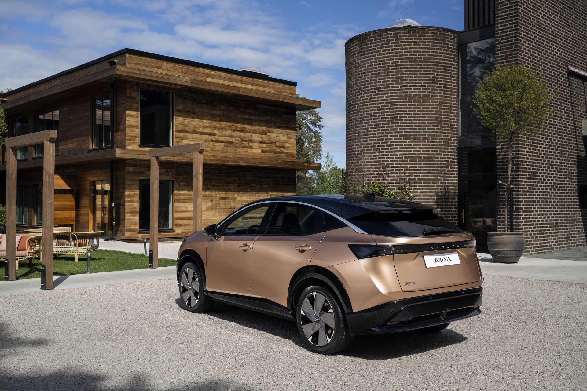 Download 2023 Nissan Ariya - Rear Three-Quarter HD Wallpaper 1921x1280 #17