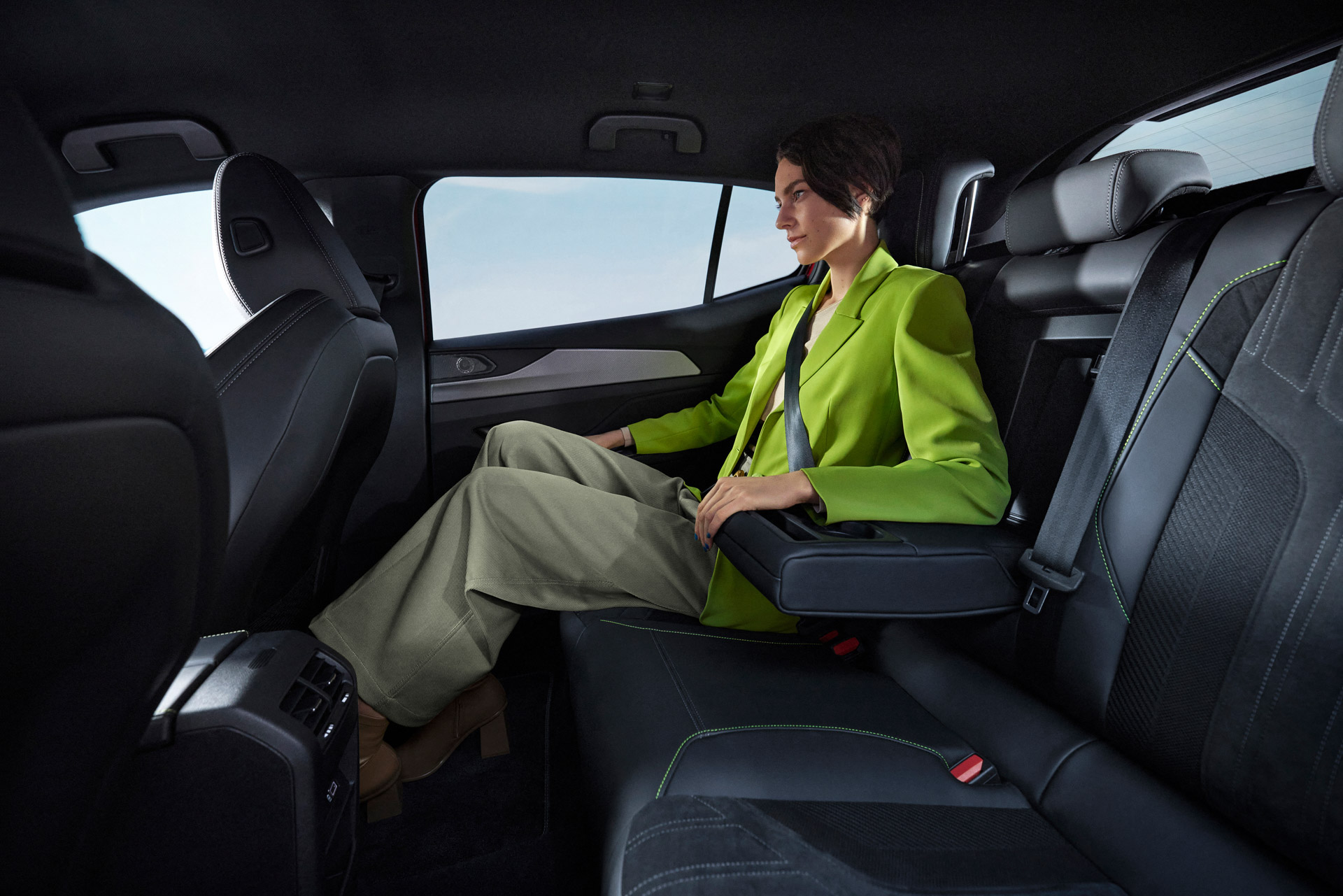 Download 2023 Peugeot 408 - Interior, Rear Seats HD Wallpaper 1920x1281 #113