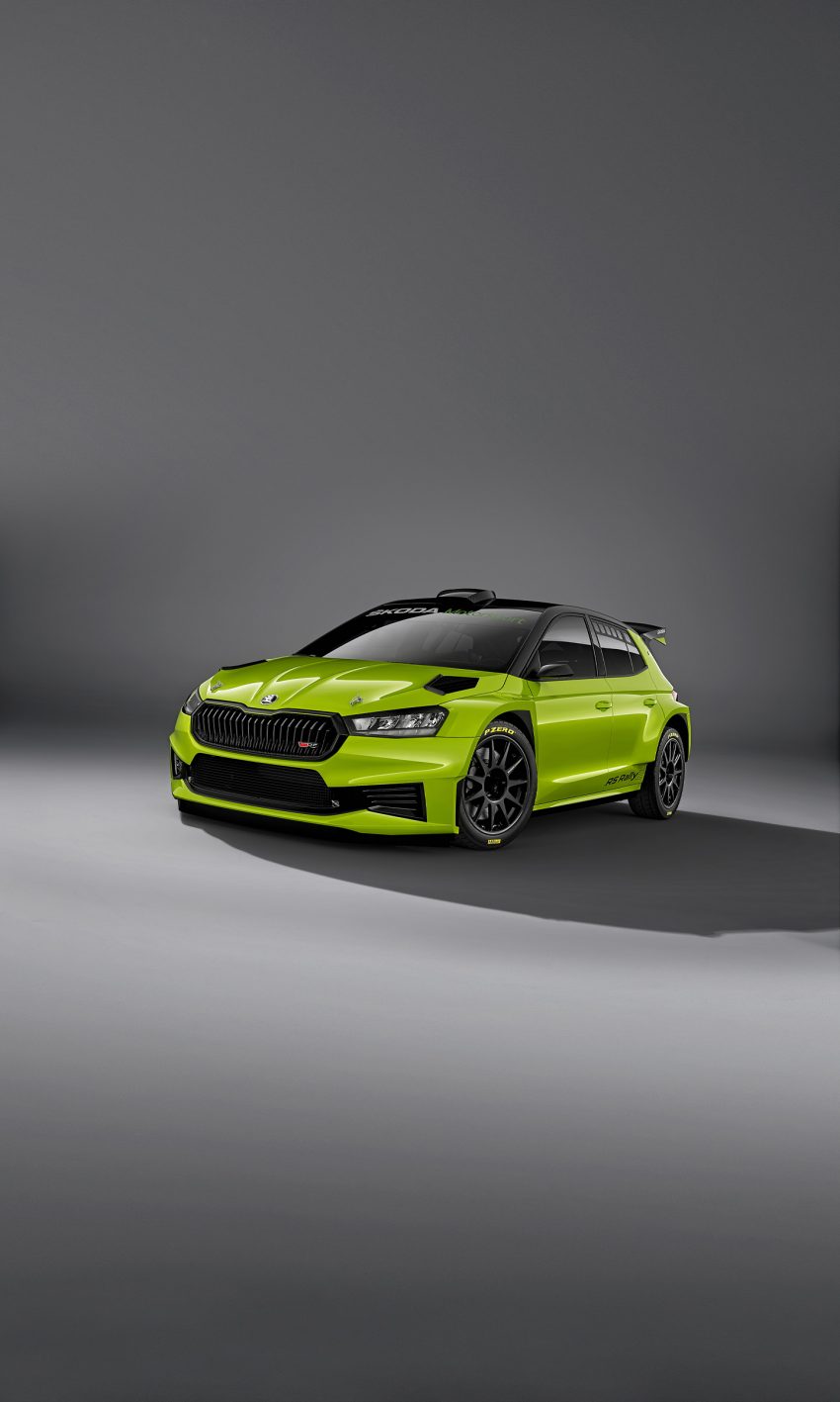 2023 Skoda Fabia RS Rally2 - Front Three-Quarter Phone Wallpaper 850x1417 #12