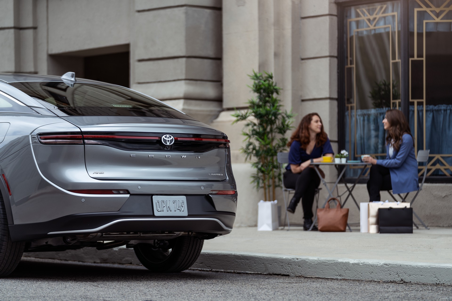 Download 2023 Toyota Crown Crossover Limited - Rear HD Wallpaper 1920x1280 #3